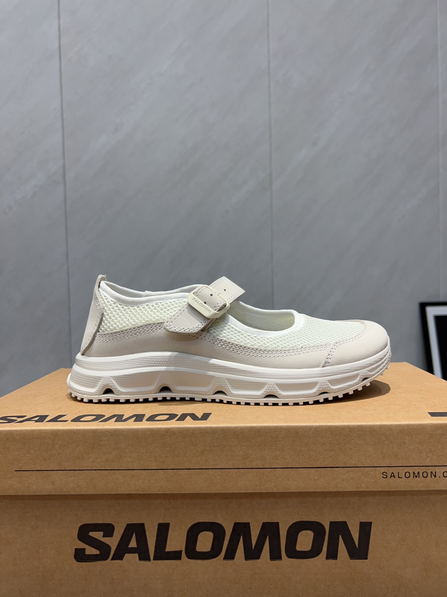 Limited Edition Salomon XT Whisper Shoes with Unique Features and Custom Design - 图片 5