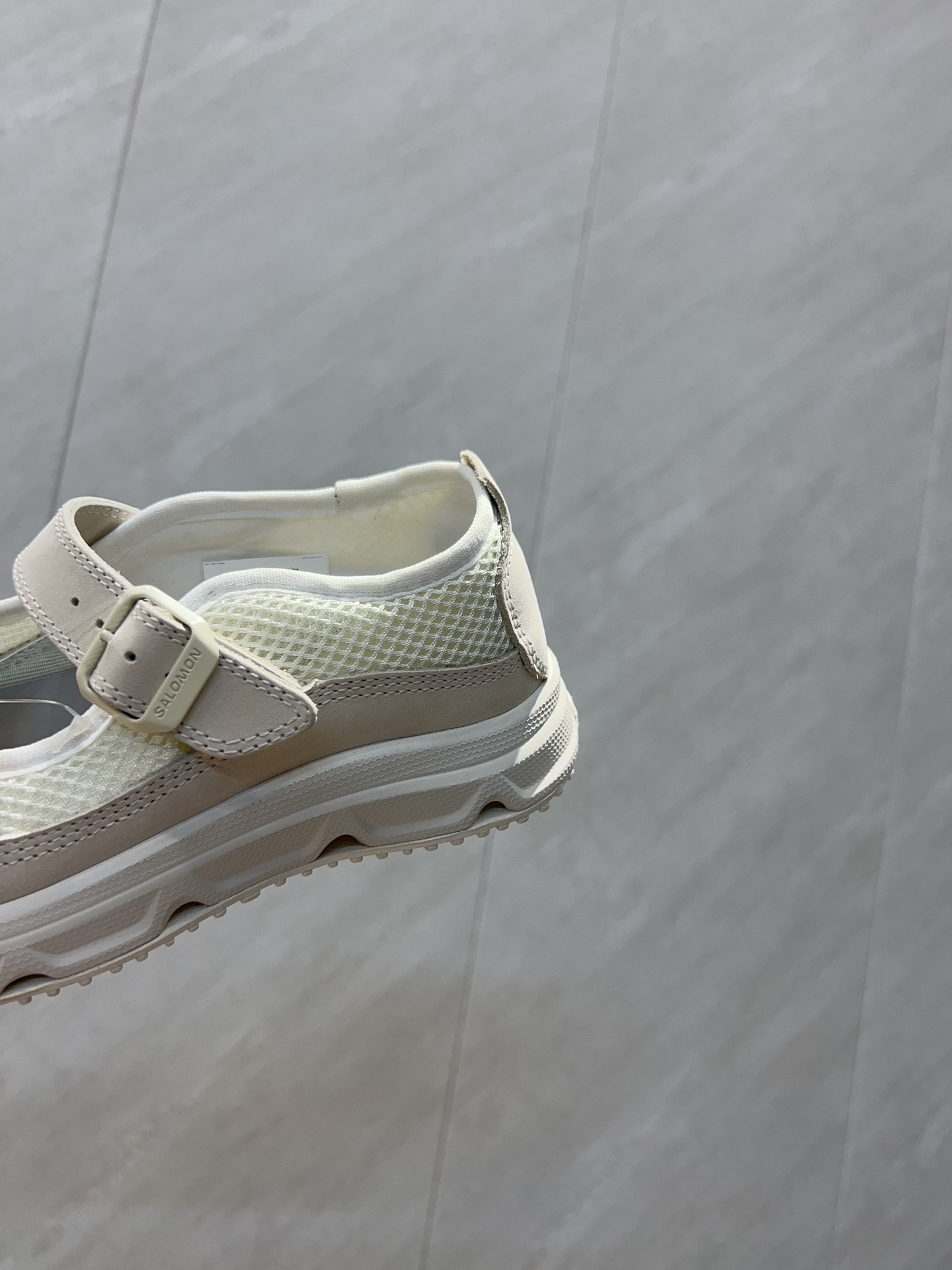 Limited Edition Salomon XT Whisper Shoes with Unique Features and Custom Design - 图片 7