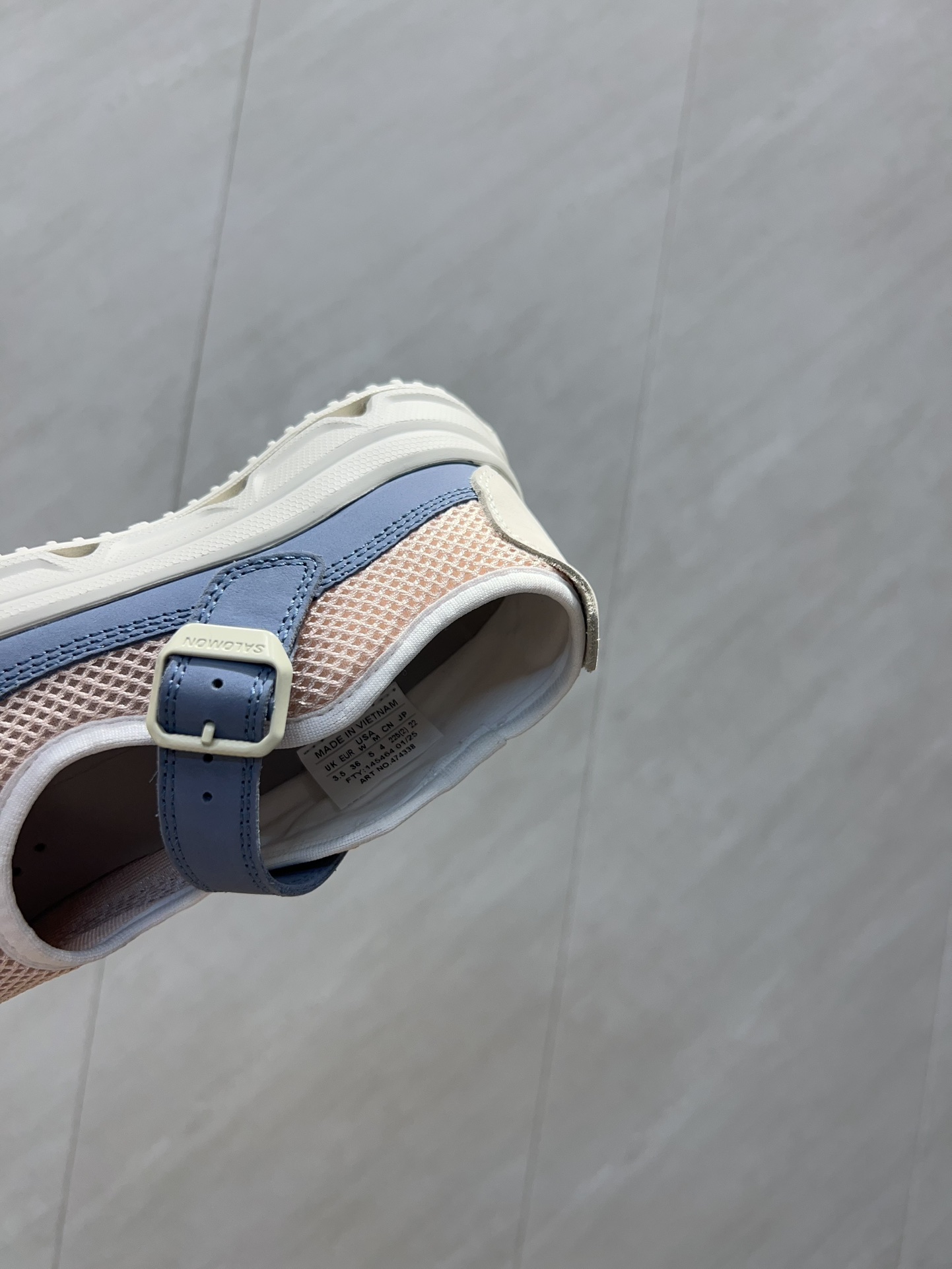 Limited Edition Salomon XT Whisper Shoes with Unique Features and Custom Design - 图片 7