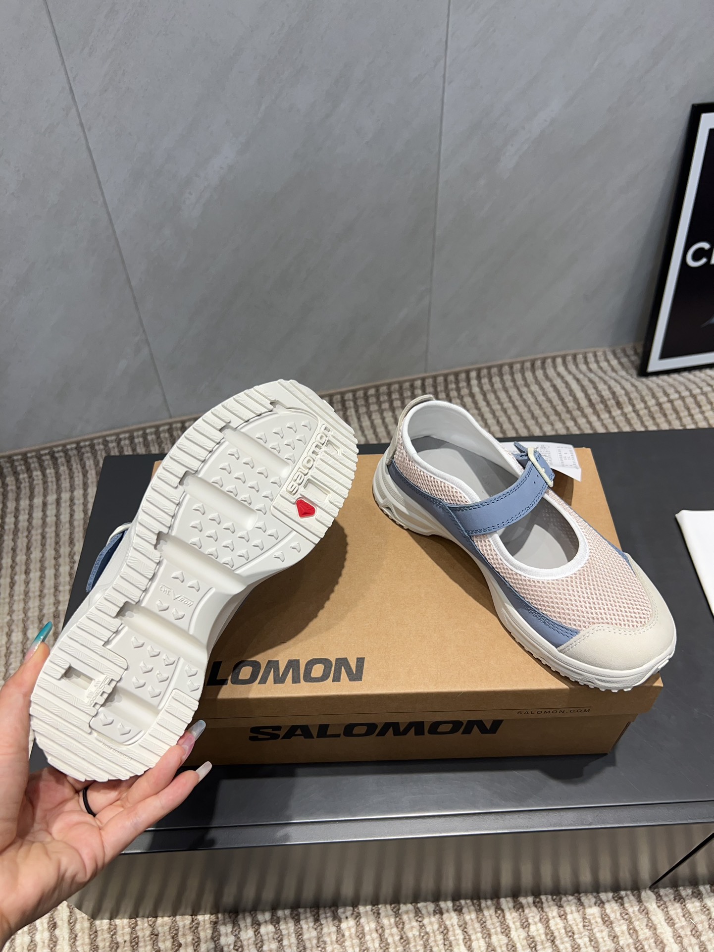Limited Edition Salomon XT Whisper Shoes with Unique Features and Custom Design - 图片 9