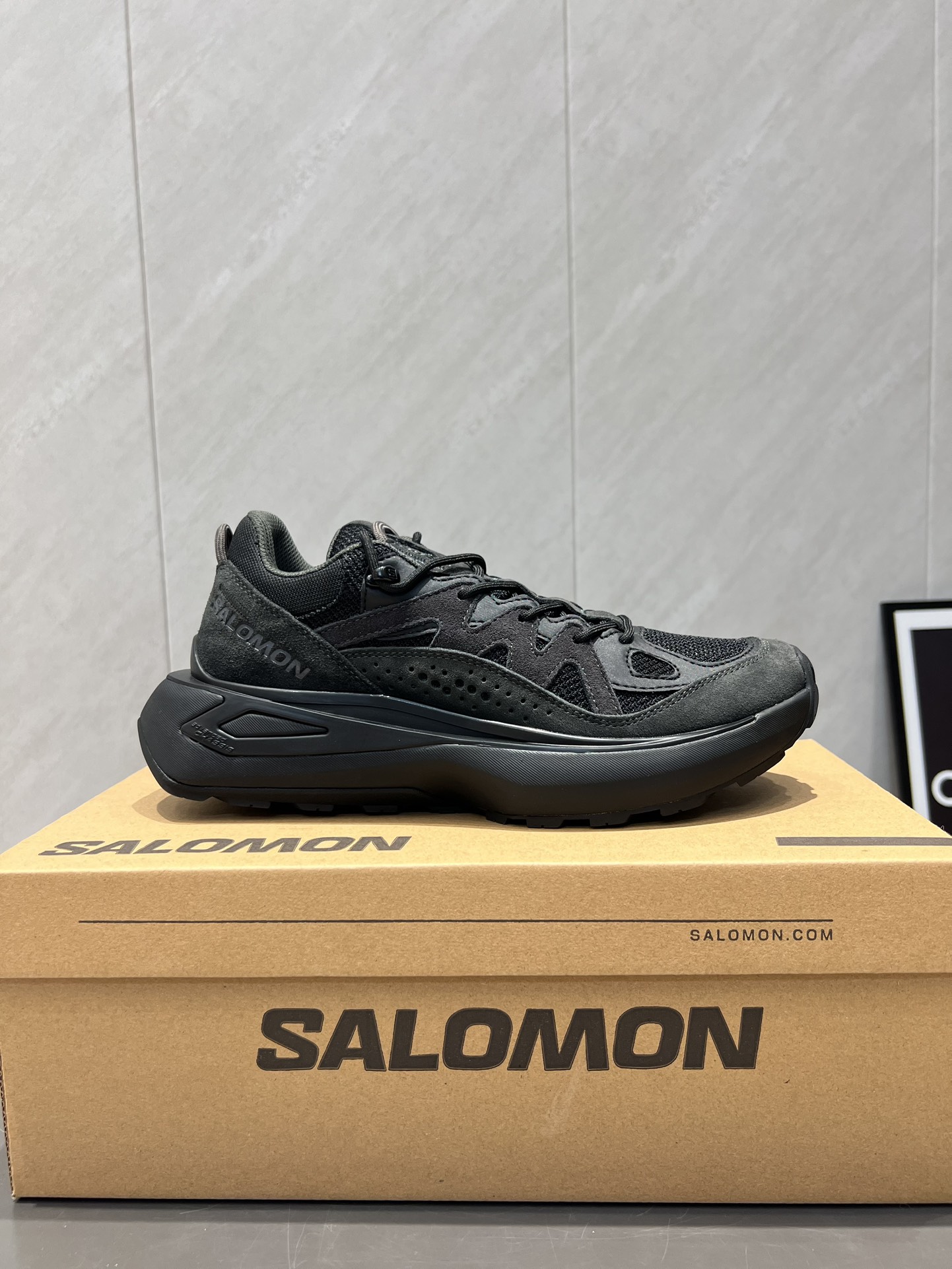Salomon XT Whisper Limited Series: Custom Sports Shoes for Couples.