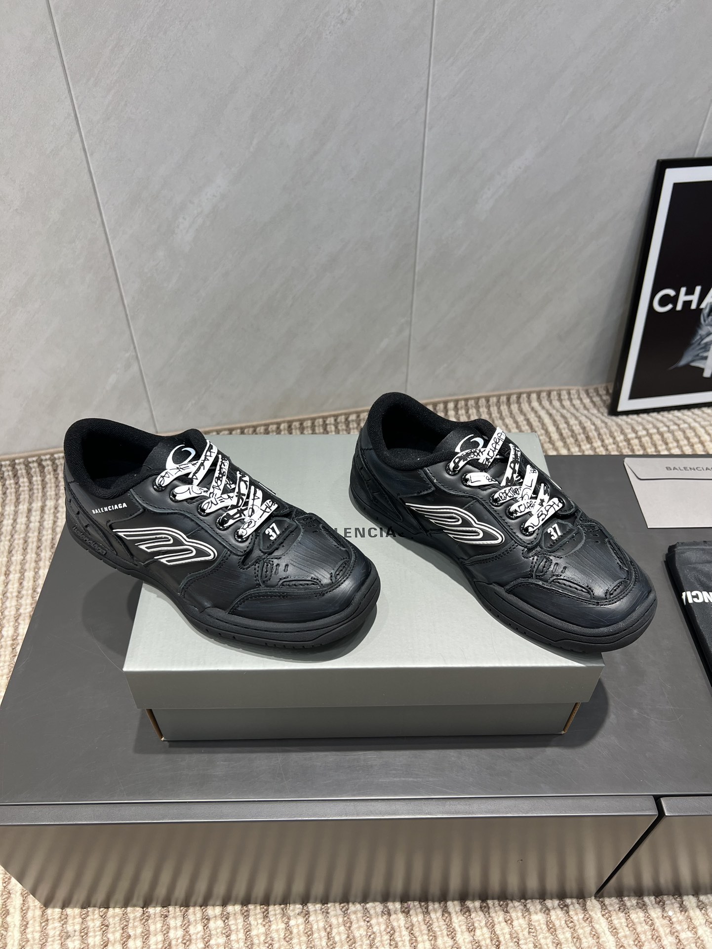 Balenciaga P888 Sneakers: Top Edition vs. Breakout Campaign Series - 图片 1