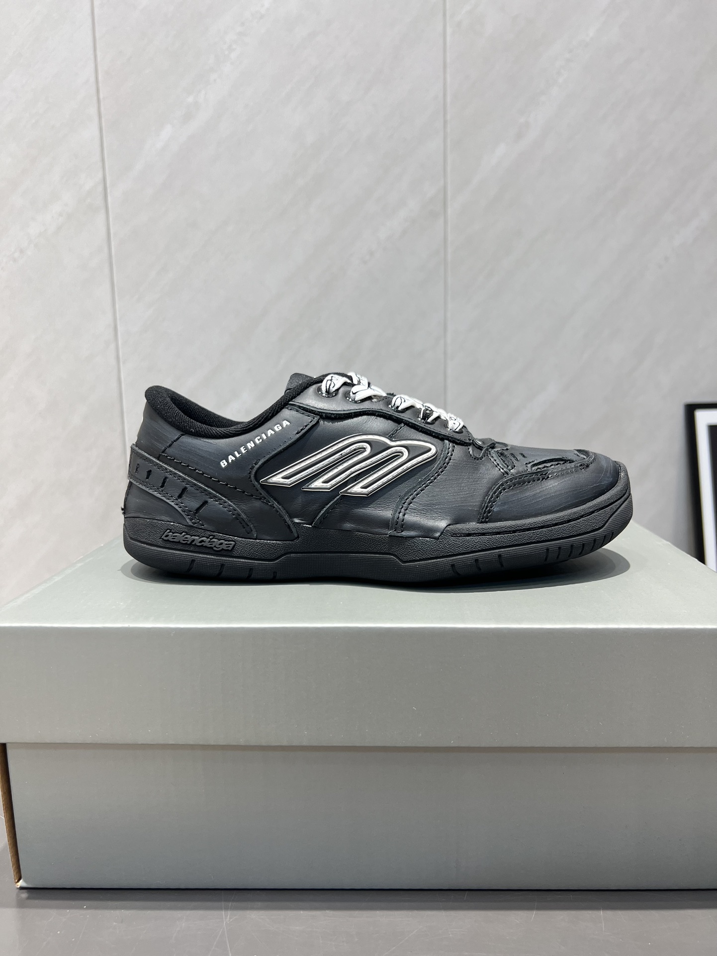 Balenciaga P888 Sneakers: Top Edition vs. Breakout Campaign Series - 图片 4
