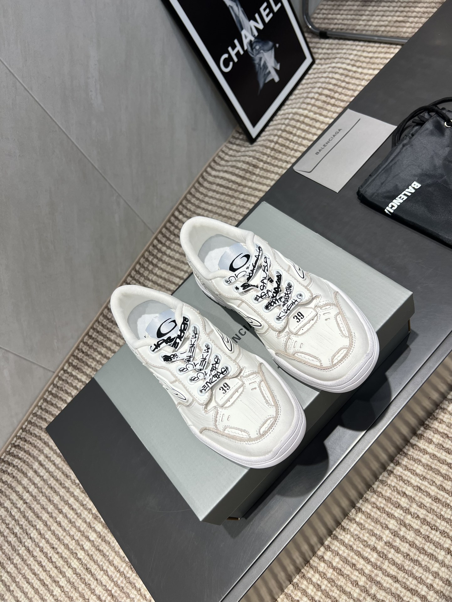 Balenciaga P888 Sneaker: Top Edition Breakout Campaign Series Summary - 图片 3