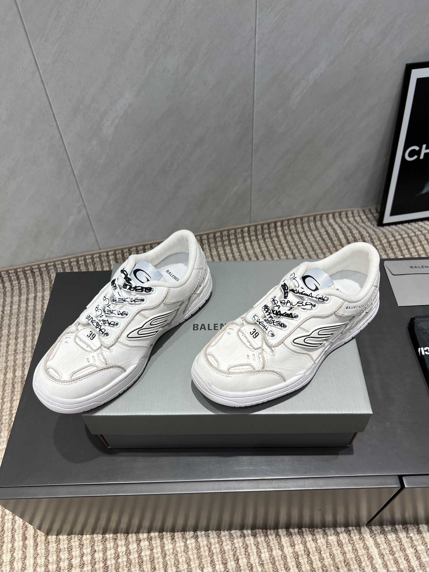 Balenciaga P888 Sneaker: Top Edition Breakout Campaign Series Summary - 图片 2