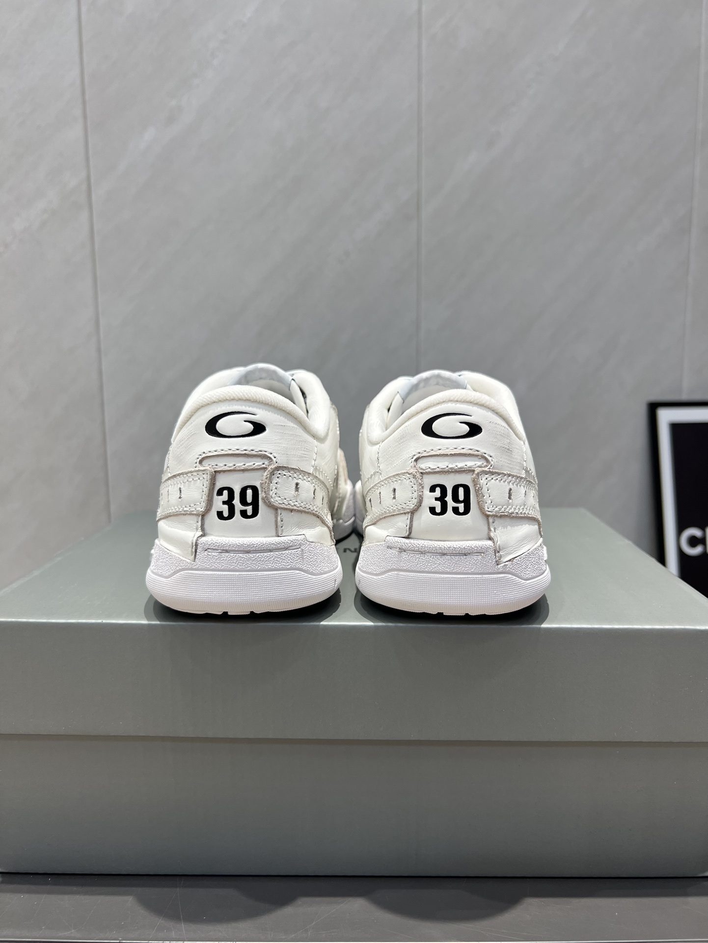 Balenciaga P888 Sneaker: Top Edition Breakout Campaign Series Summary - 图片 7