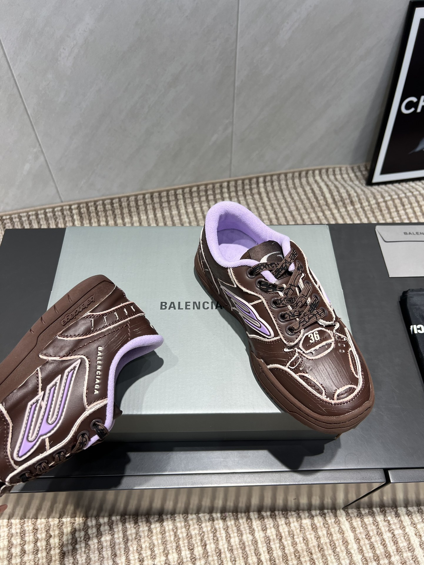 Balenciaga P888 Sneaker: Top Edition with Innovative Design Elements - 图片 5