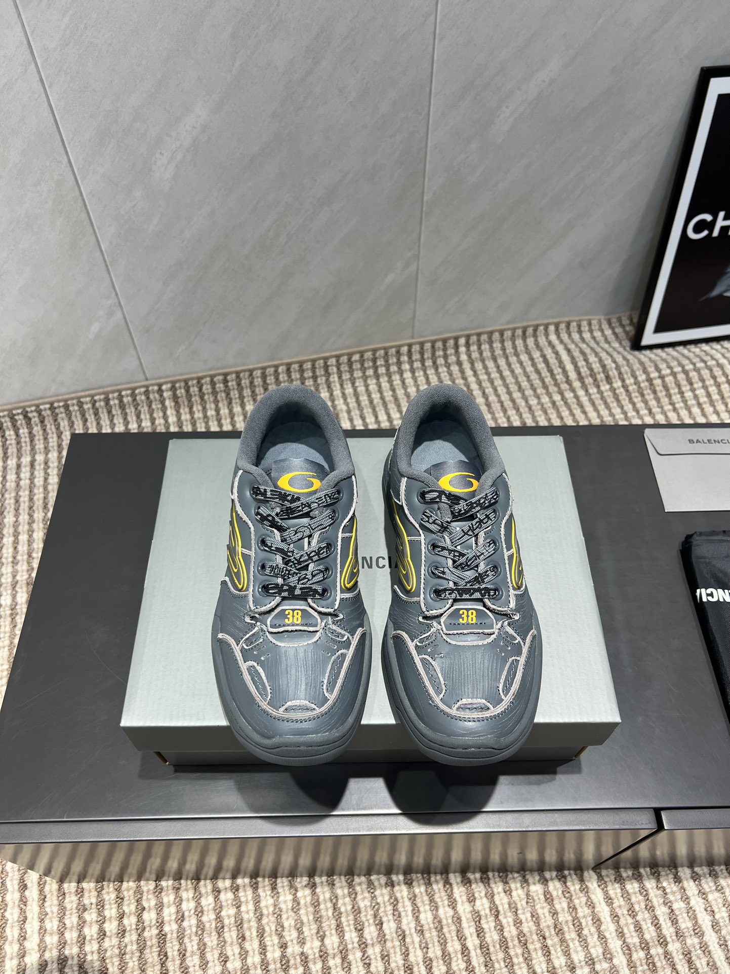 Balenciaga P888 Sneaker: Latest Breakout Campaign Series with Unique Design - 图片 9