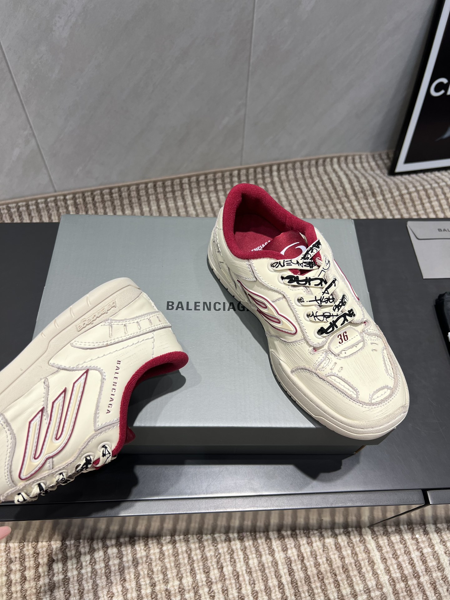 Balenciaga P888 Sneakers: Innovative Design Inspired by Track and Runner Models - 图片 6