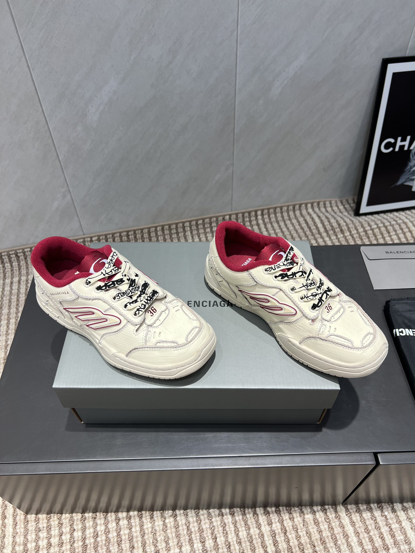 Balenciaga P888 Sneakers: Innovative Design Inspired by Track and Runner Models - 图片 3