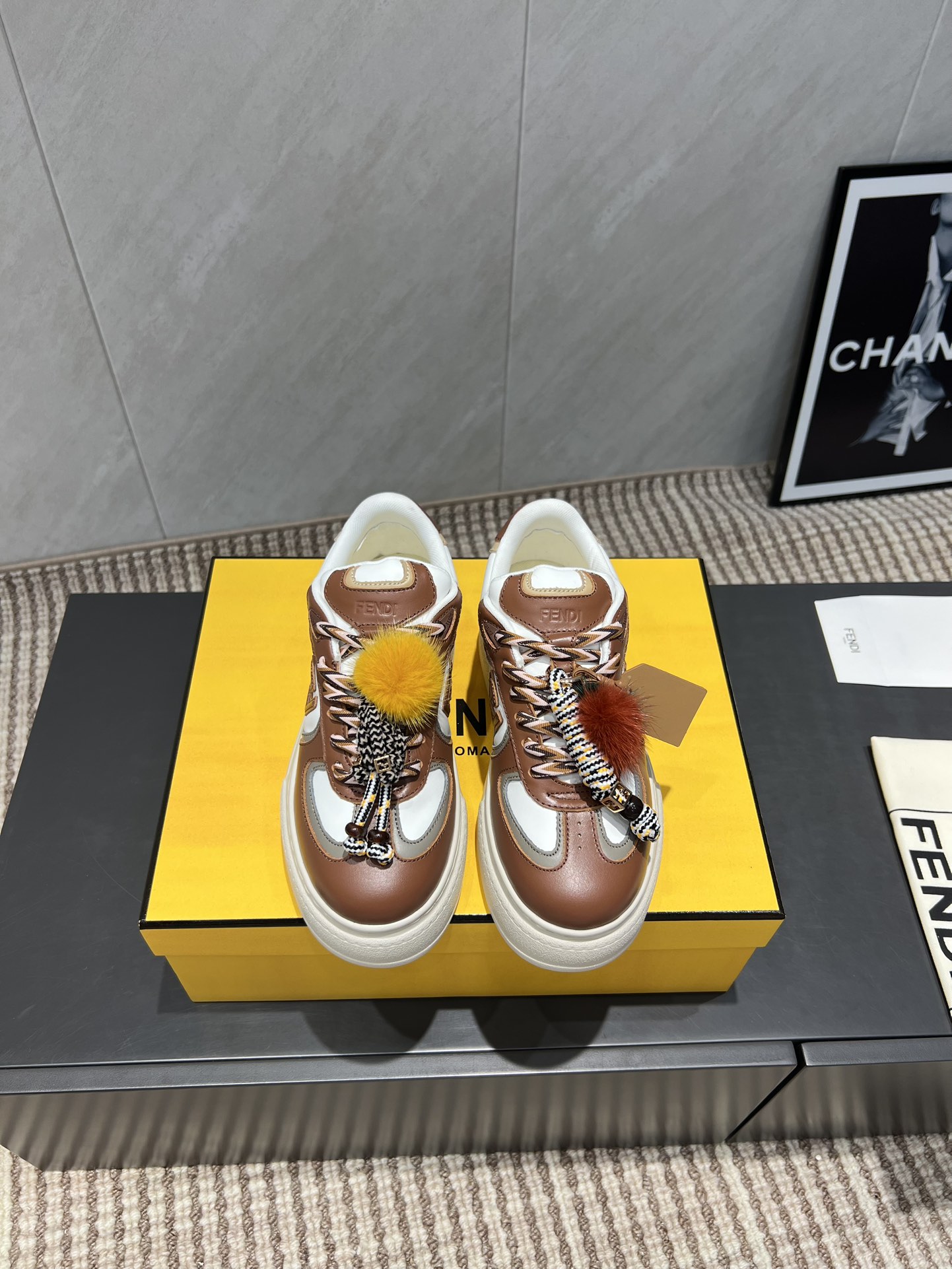 Fashion Collection: Futuristic Designer Footwear with High-Tech Features - 图片 9