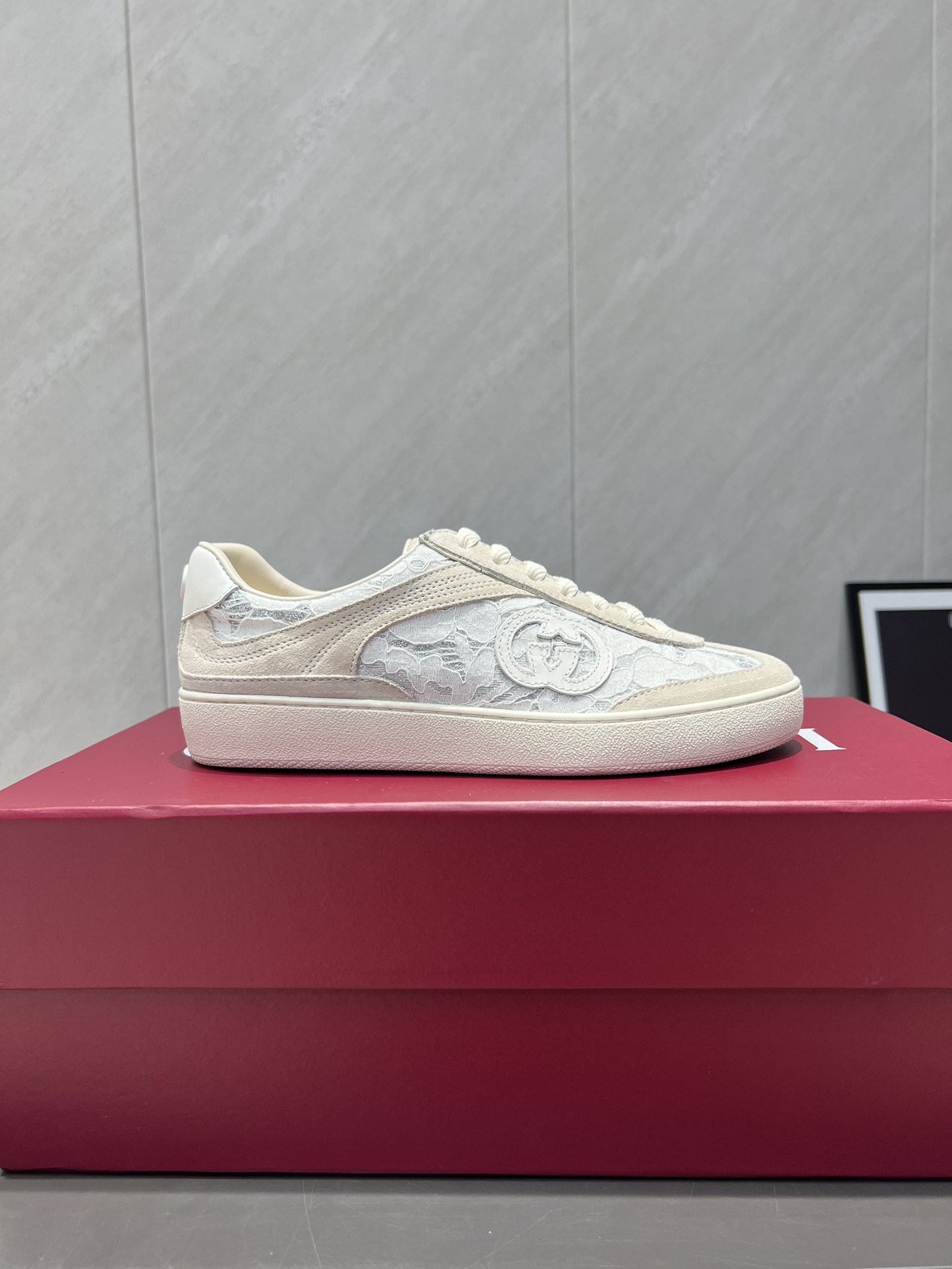 Gucci Women's GG Lace Sneakers Off-White Leather Trim Casual Shoes