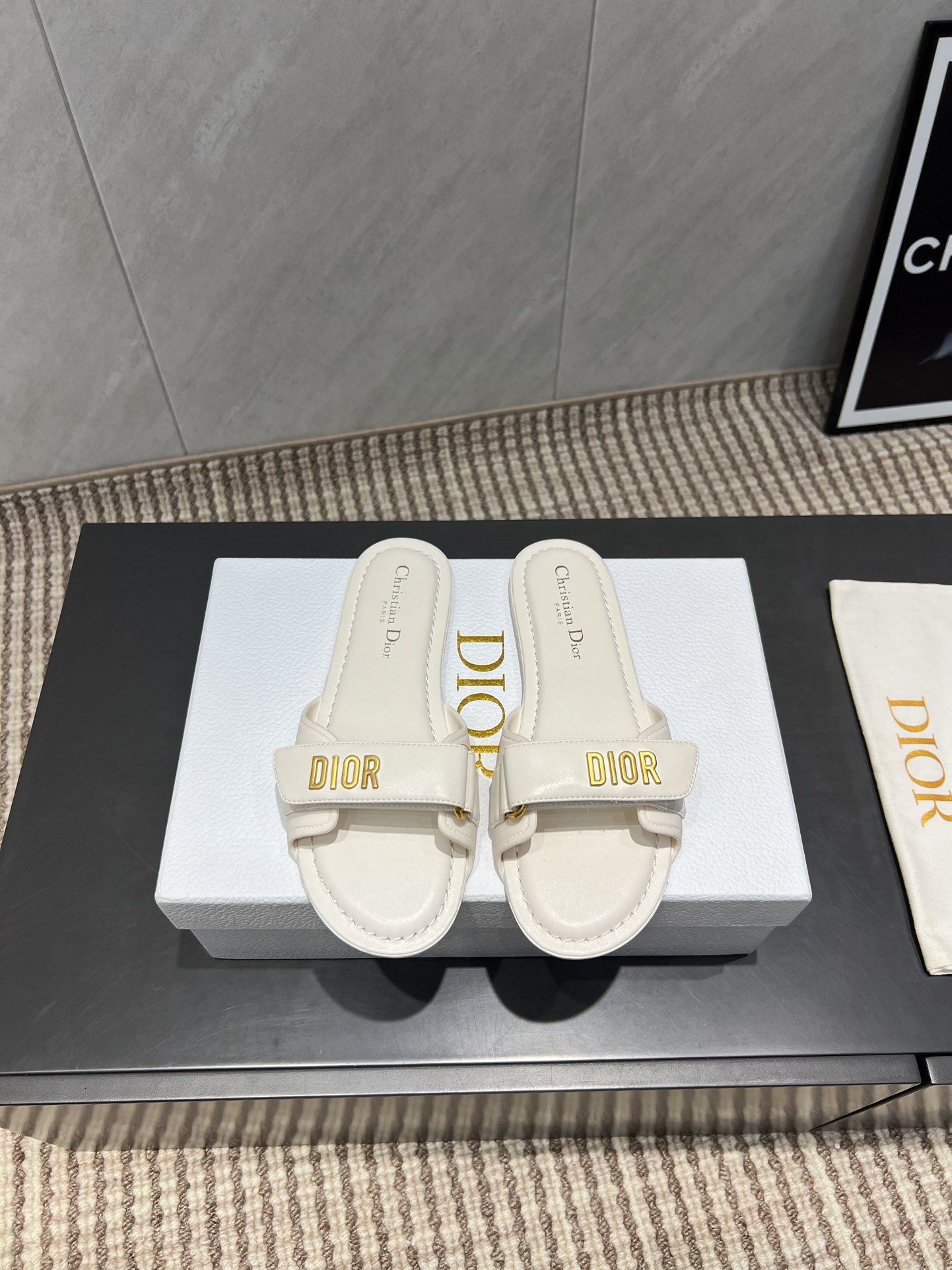 Diorr Dior 25ss صندل صيفي فاخر بتصميم كلاسيكي عصري ومريح