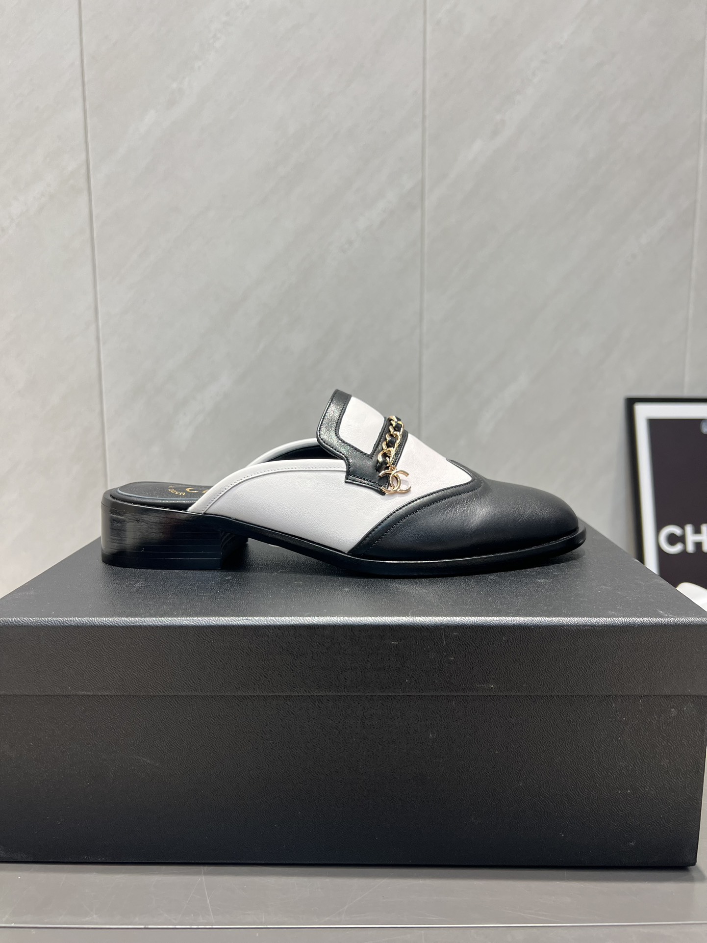 Chanel Women's Black & White Leather Chain Embellished Loafer Mules 6 i1755283850 1247 0