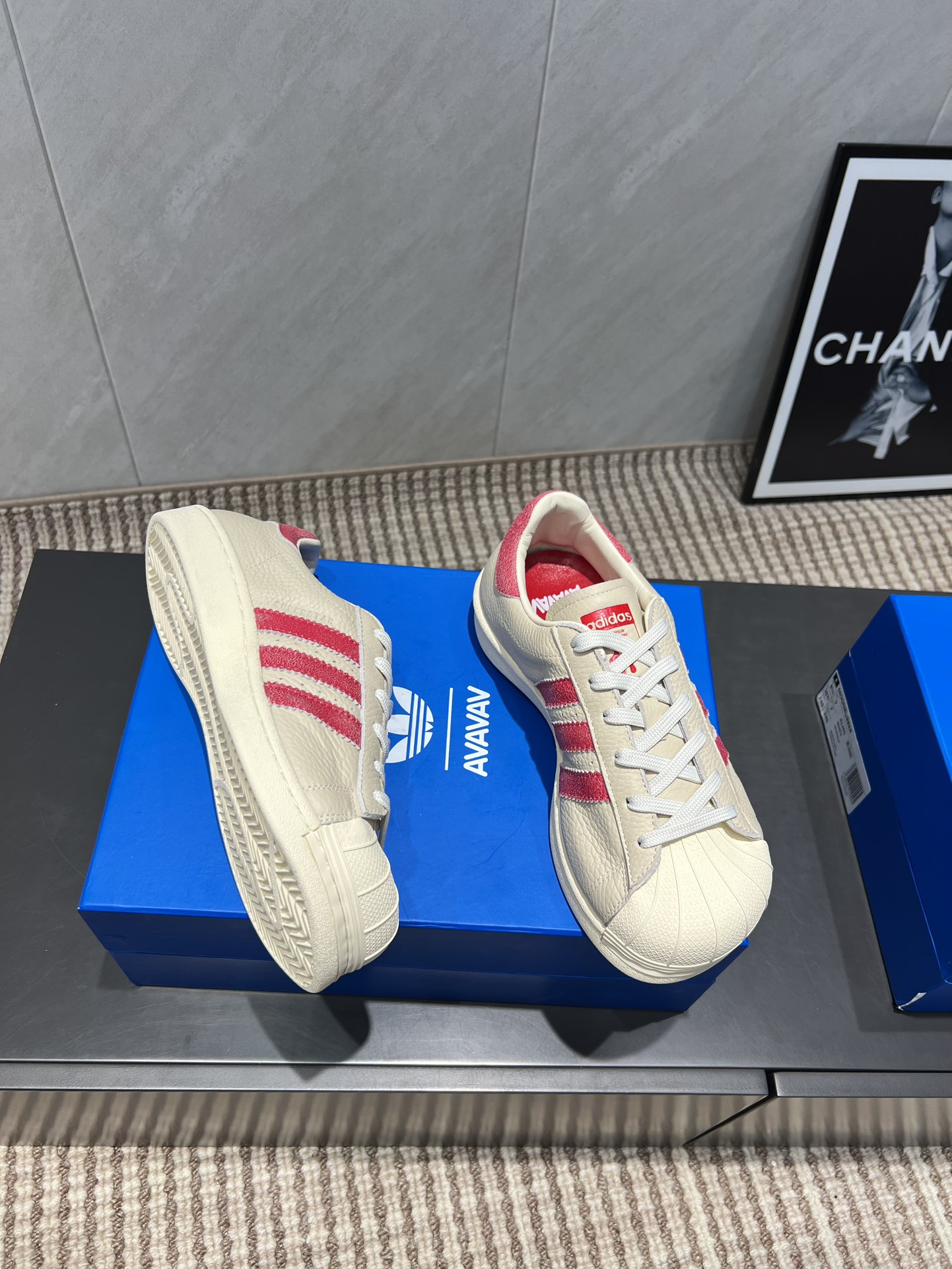Adidas Women's Superstar Casual Sneakers - Iconic Style and Comfort 5 i1755285032 6904 2