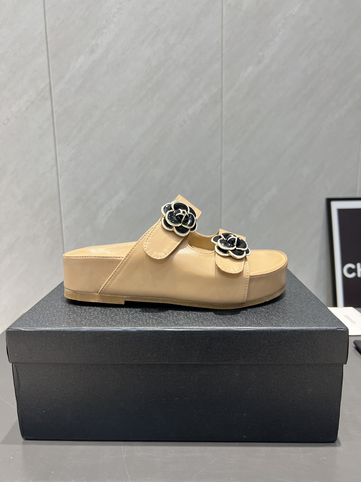 Chanel Flower Accent Platform Sandals Leather Beach Slides - Women's Size 6 i1755605679 2669 0