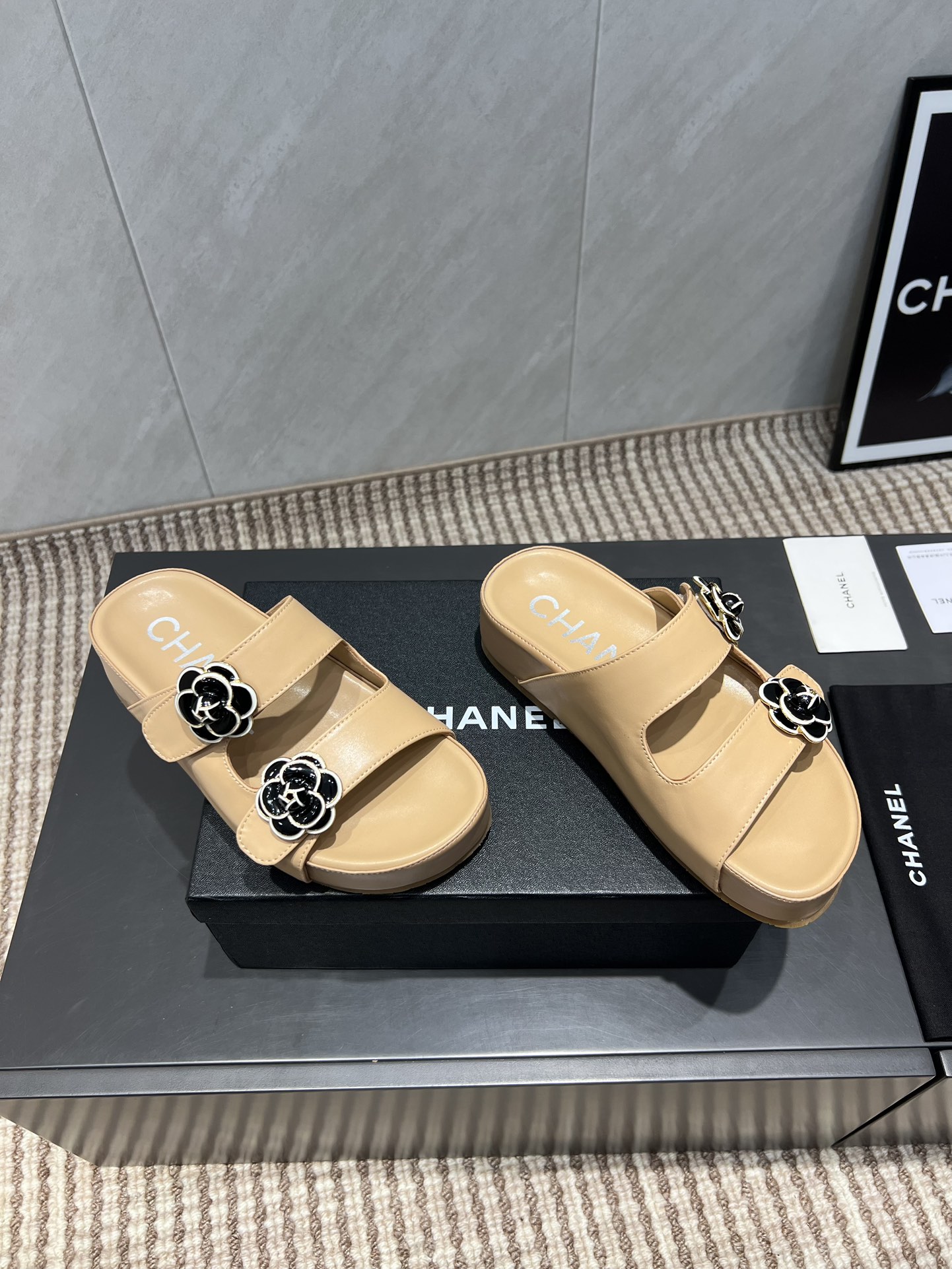 Chanel Flower Accent Platform Sandals Leather Beach Slides - Women's Size 3 i1755605679 6610 7