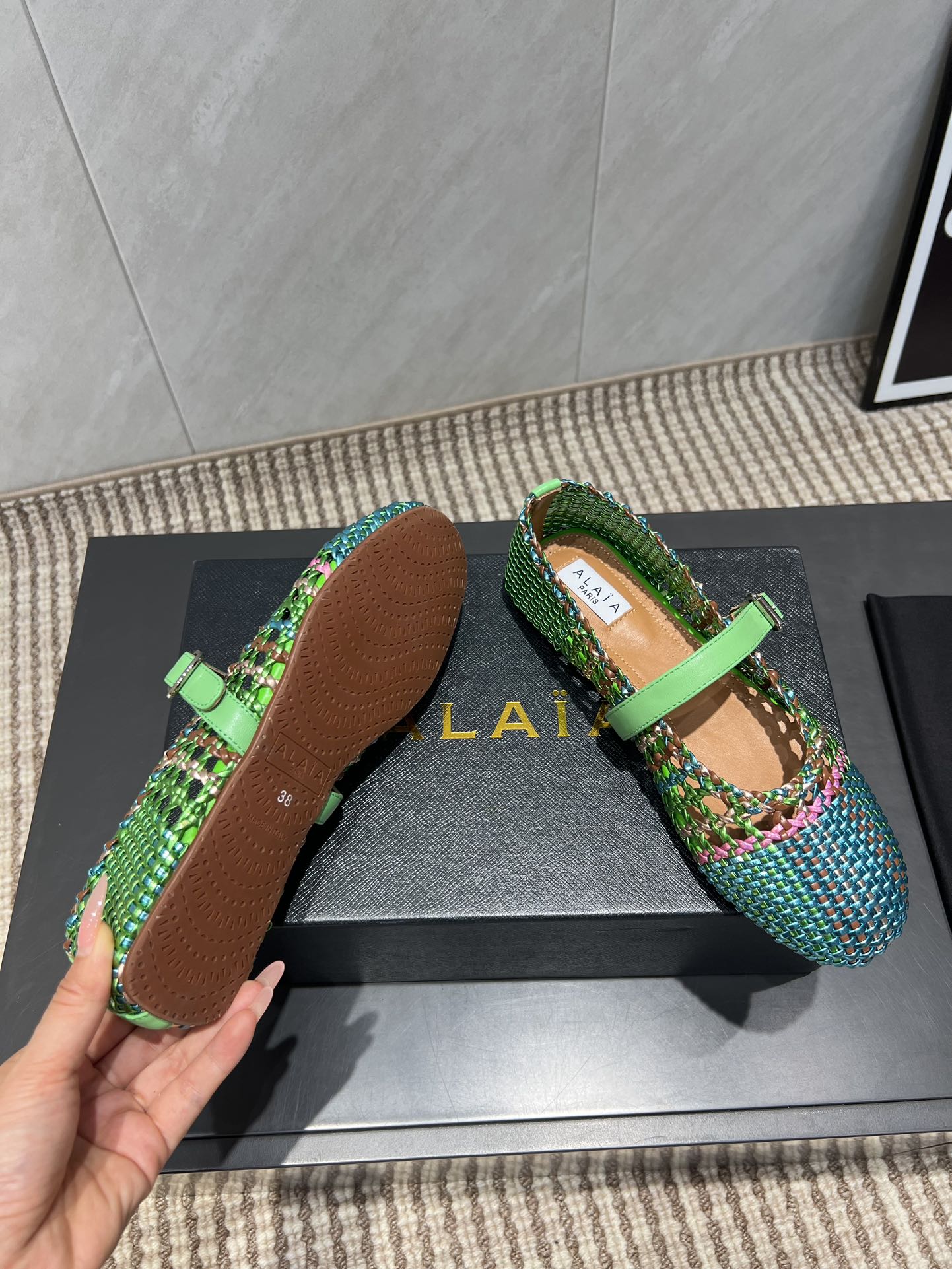 Alaia Woven Round-Toe Ballet Flats - Stylish & Elegant Women's Shoes 10 i1755691158 4216 0