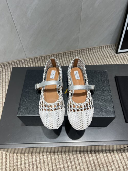 Alaïa Woven Round-Toe Ballet Flats - Fashionable & Elegant Designer Shoes 1 Alaïa Woven Round-Toe Ballet Flats - Fashionable & Elegant Designer Shoes