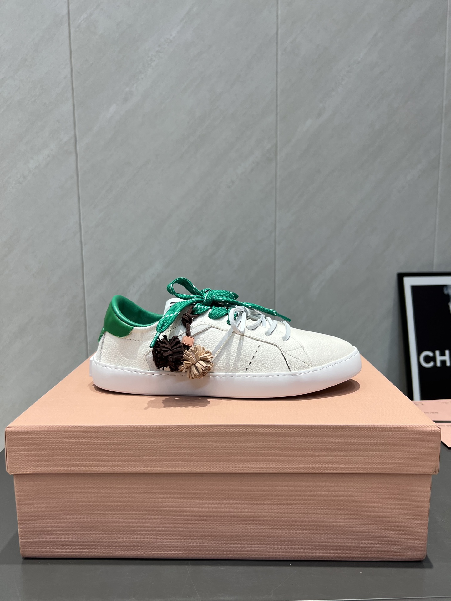 Combinación de colores verde y blanco.