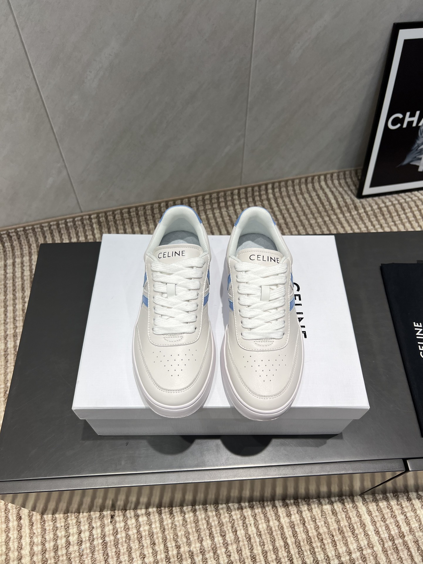 NO:484249,: Thin-soled 'Exclusive Top Version' CELlN*Sai*lin 2025 vs Paris Fashion Launch Conference latest hot casual series... [Color-blocking straps thin-soled casual shoes] Fashion trendy casual women's trendy counter genuine 1-1 early autumn Korean trend version!  The counter recommends a top-quality good thing to make, the details are perfect, and the counter quality is!  Contrast color positioning splicing design!  Fashionable and casual personality!  Take a grand goddess style!  Simple line design, three-dimensional cutting plant, super invincible and stylish, looks good no matter how you match it, super popular elements and colors are youthful and beautiful, relaxed and comfortable in the crowd to absorb sunny and eye-catching effects, casual, comfortable, fashionable and versatile, high-quality casual suit without age... Fabric: original custom cowhide Inner: original customized breathable mesh foot pad: original breathable mesh injection molding Outsole: original open mold TPU molding sole Packaging: original full package Size: 35-39 (40.41 customization without return and exchange) Color: official website synchronous update, casual shoes/sports shoes, sneakers, cowhide19860909:薄底《独家顶级版本》 CELlN*赛*琳2025vs巴黎时装发布会最新爆款休闲系列……【拼色绑带薄底休闲鞋】 时尚潮流休闲情女潮流款专柜正品1-1早秋韩潮流版！专柜推荐一个顶级好东西做工,细节都堪称完美,专柜品质！撞色定位拼接设计！时尚休闲个性！上脚大气女神范！简约线条设计,立体剪栽,超级无敌有范儿,怎么搭配都好看,超级流行的元素和颜色整套穿着青春靓丽,轻松自在的在人群中吸晴养眼穿着效果,休闲舒适又时尚百搭,没有年龄感的高品质休闲套装…… 面料:原版定制牛皮 内里:原版定制透气网 垫脚:原版透气网布注塑成型 大底:原版开模TPU成型底 包装:原版全套包装 码数:35-39（40.41定制不退换） 颜色:官网同步更新,休闲鞋/运动鞋,sneakers,cowhide,Women's Shoes