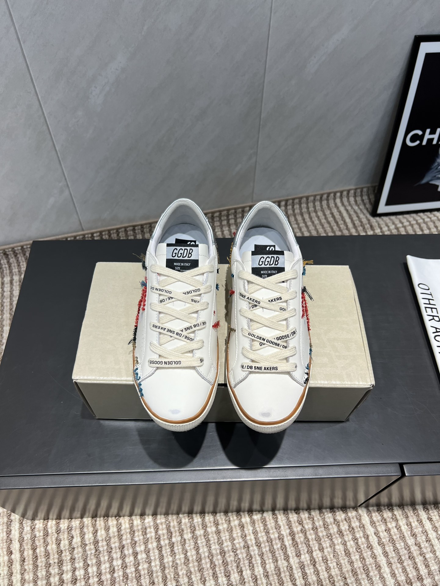 NO:484248,: 'Exclusive Top Version' for men and women. GGDB space star~25vs early autumn new casual small dirty shoes series... [Couple color-blocking casual small dirty shoes] Breaking the traditional aesthetics, the small dirty shoes have been a demonstration of celebrity private servers. It is so versatile!  No need to worry about washing shoes anymore!  Fabric: Original custom cowhide tassel craftsmanship Inner: Original custom sheepskin foot pad: Original cowhide injection molding Outsole: Original open mold two-color TPU sole Packaging: Original full set of packaging Size: 35-44 (female 41. male 38.45 custom) Color: Synchronous update of official website, casual shoes/sports shoes, sneakers, cowhide, sheepskin19860909:女男《独家顶级版本》 GGDB space star~25vs早秋新款休闲小脏鞋系列……【情侣拼色休闲小脏鞋】 打破传统审美,小脏鞋做到了明星私服上脚示范 就是这么百搭 ！再也不用担心洗鞋的问题啦！ 面料:原版定制牛皮流苏工艺 内里:原版定制羊皮 垫脚:原版牛皮注塑成型 大底:原版开模双色TPU大底 包装:原版全套包装 码数:35-44（女41.男38.45定） 颜色:官网同步更新,休闲鞋/运动鞋,sneakers,cowhide,sheepskin,Women's Shoes