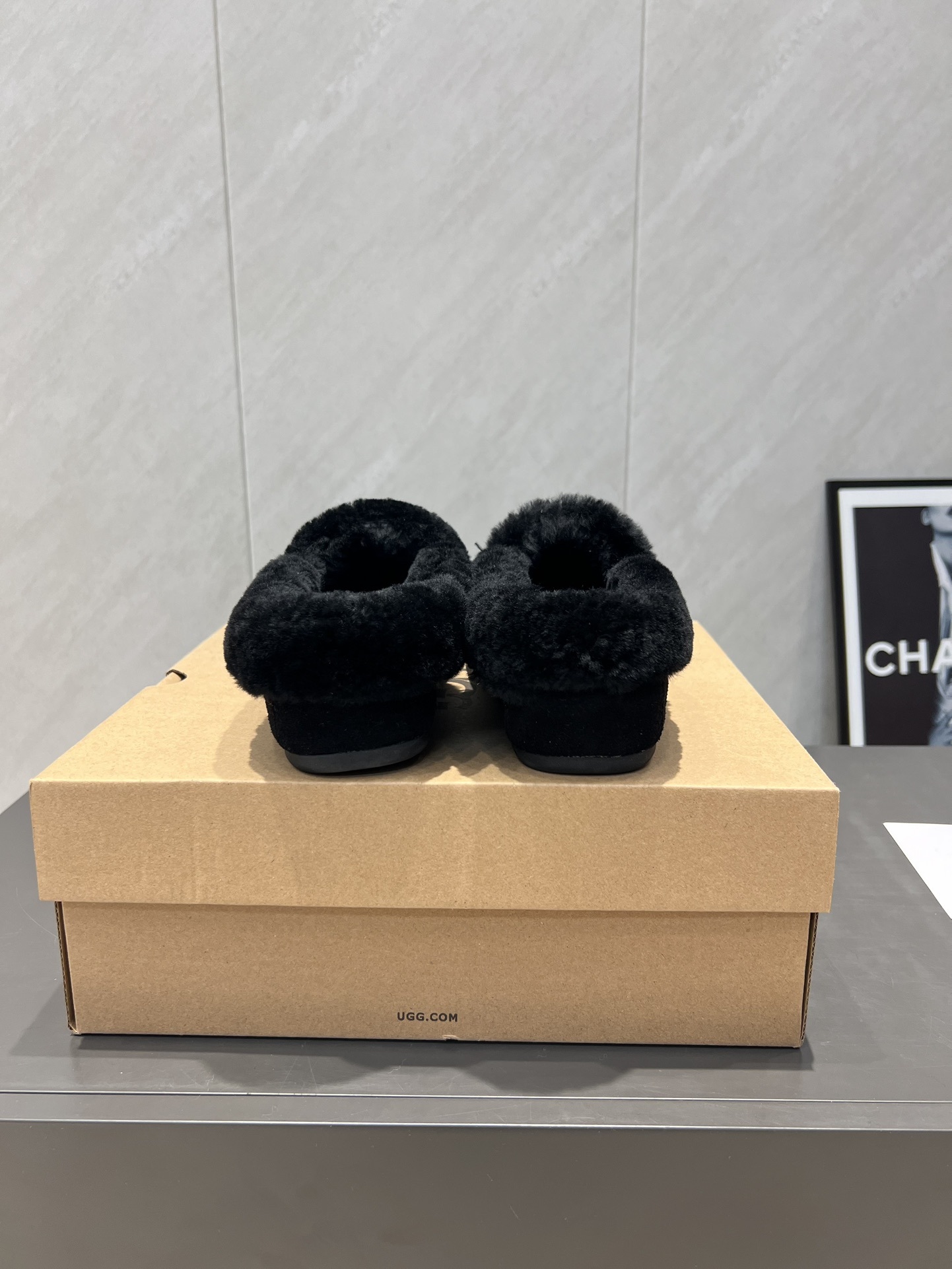 UGG秋冬爆款松糕厚底休闲毛鞋系列……【圆头平底毛鞋】一款不会撞衫的鞋子、简约的隔板设计➕上斑点的大底、