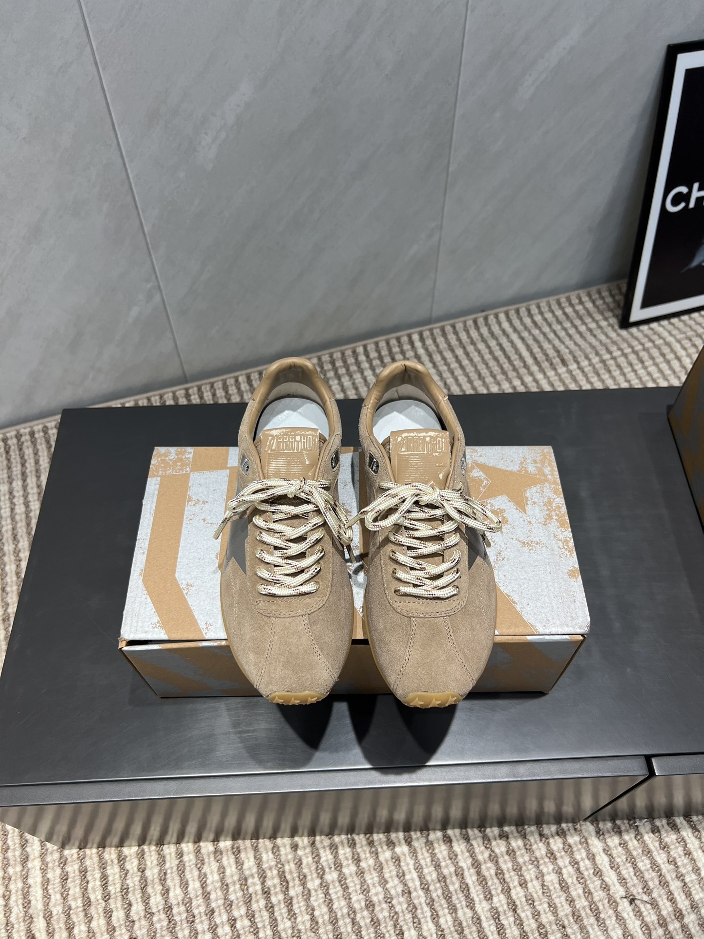 NO:543693,Pili's 'Exclusive Top Version' GGDB space star~25vs early autumn new casual small dirty shoes series... [Color-blocking casual small dirty shoes] Breaking the traditional aesthetics, the small dirty shoes have been a demonstration of celebrity private servers. It's so versatile!  No need to worry about washing shoes anymore!  Fabric: Original custom beef lining Inner: Original custom sheepskin foot pad: Original custom sheepskin Outsole: Original open mold TPU molded sole Packaging: Original full set of packaging Size: 35-39 (40 custom) Color: Synchronous update of official website, casual shoes/sports shoes, sneakers, sheepskin19860909皮里《独家顶级版本》 GGDB space star~25vs早秋新款休闲小脏鞋系列……【拼色休闲小脏鞋】 打破传统审美,小脏鞋做到了明星私服上脚示范 就是这么百搭 ！再也不用担心洗鞋的问题啦！ 面料:原版定制牛猄 内里:原版定制羊皮 垫脚:原版定制羊皮 大底:原版开模TPU成型底 包装:原版全套包装 码数:35-39（40定） 颜色:官网同步更新,休闲鞋/运动鞋,sneakers,sheepskin,Women's Shoes