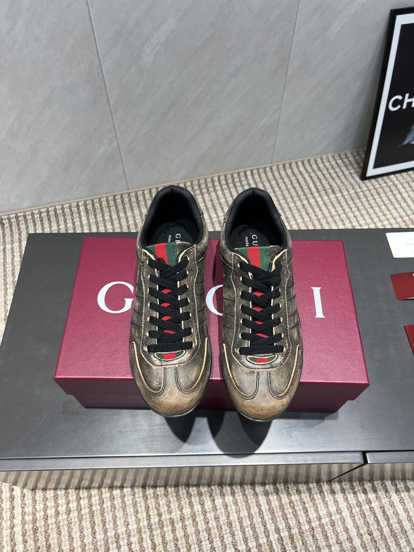 NO:543638,: Couple 'Exclusive top version' [Couple color matching casual shoes] G family Gucci small dirty shoes full series upgrade, long-term production GG Gucci series old casual small dirty shoes catwalk style ZP develops pure original version... Metal double G crystal cylindrical mark... Gucc original pattern ribbon... Upper color rubbed cowhide frosted splicing classic double G cloth Fabric: Original custom cowhide Lining: Original custom cowhide Foot: Original cowhide injection molding Outsole: Original open molding sole  Packaging: Original full set of packaging Number of yards: 35-44 (41 for women and 45 for men. Customization is not returnable) Color: Official website updated simultaneously, casual shoes/sports shoes, gucci, gucci, gucci, sneakers, cowhide19860909:情侣《独家顶级版本》【情侣拼色休闲鞋】 G家古驰小脏鞋全系列升级 长期做货 GG古奇系列做旧休闲小脏鞋走秀款 ZP开发纯原版本……金属双G水晶圆柱形标……Gucc原版纹织带……鞋面擦色牛皮磨砂拼接经典双G布 面料:原版定制牛皮 内里:原版定制牛皮 垫脚:原版牛皮注塑成型 大底:原版开模成型底 包装:原版全套包装 码数:35-44（女41.男45.定制不退换） 颜色:官网同步更新,休闲鞋/运动鞋,gucci,gucci,gucci,sneakers,cowhide,Women's Shoes