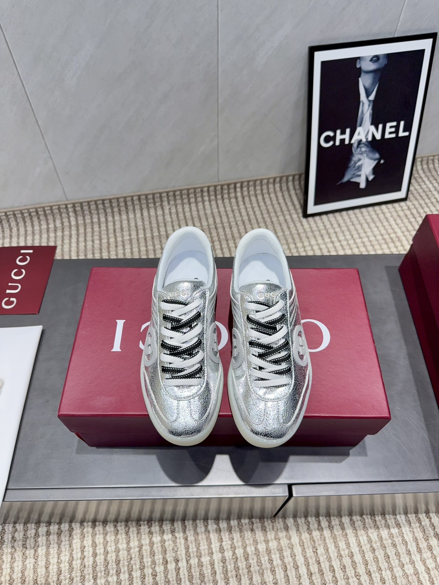 NO:628427,: Women's and men's models can be customized 'Exclusive top version' [Color-blocked thick-soled casual shoes] G family Gucci small dirty shoes full series upgrade, long-term production GG Gucci series old casual small dirty shoes catwalk style ZP developed pure original version... Metal double G crystal cylindrical mark... Gucc original pattern ribbon... Upper color rubbed cowhide frosted splicing classic double G cloth Fabric: Original customized cowhide Inner: Original customized breathable mesh Foot pads: Original breathable mesh injection molding pad  Outsole: Original open-molded TPU molded sole Packaging: Original full set of packaging Size: Women's size 35-39 (40. Customization is not returnable) Color: Official website updated simultaneously, casual shoes/sports shoes, gucci, gucci, gucci, sneakers, cowhide19860909:女款男款可定制 《独家顶级版本》【拼色厚底休闲鞋】 G家古驰小脏鞋全系列升级 长期做货 GG古奇系列做旧休闲小脏鞋走秀款 ZP开发纯原版本……金属双G水晶圆柱形标……Gucc原版纹织带……鞋面擦色牛皮磨砂拼接经典双G布 面料:原版定制牛皮 内里:原版定制透气网 垫脚:原版透气网注塑成型垫 大底:原版开模TPU成型底 包装:原版全套包装 码数:女码35-39（40.定制不退换） 颜色:官网同步更新,休闲鞋/运动鞋,gucci,gucci,gucci,sneakers,cowhide,Women's Shoes