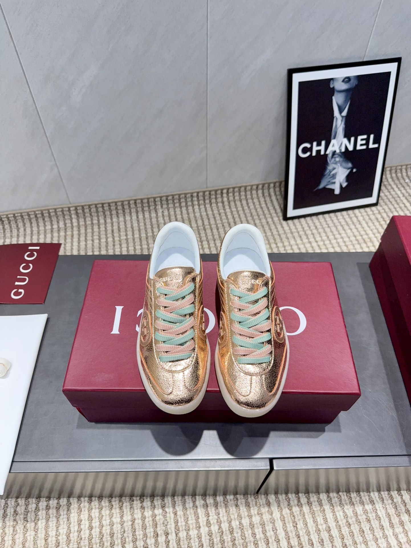 NO:628435,: Women's and men's models can be customized 'Exclusive top version' [Color-blocked thick-soled casual shoes] G family Gucci small dirty shoes full series upgrade, long-term production GG Gucci series old casual small dirty shoes catwalk style ZP developed pure original version... Metal double G crystal cylindrical mark... Gucc original pattern ribbon... Upper color rubbed cowhide frosted splicing classic double G cloth Fabric: Original customized cowhide Inner: Original customized breathable mesh Foot pads: Original breathable mesh injection molding pad  Outsole: Original open-molded TPU molded sole Packaging: Original full set of packaging Size: Women's 35-39 (40 customization is not returnable) Color: Official website updated simultaneously, casual shoes/sports shoes, gucci, gucci, gucci, sneakers, cowhide19860909:女款男款可定制 《独家顶级版本》【拼色厚底休闲鞋】 G家古驰小脏鞋全系列升级 长期做货 GG古奇系列做旧休闲小脏鞋走秀款 ZP开发纯原版本……金属双G水晶圆柱形标……Gucc原版纹织带……鞋面擦色牛皮磨砂拼接经典双G布 面料:原版定制牛皮 内里:原版定制透气网 垫脚:原版透气网注塑成型垫 大底:原版开模TPU成型底 包装:原版全套包装 码数:女款35-39（40定制不退换） 颜色:官网同步更新,休闲鞋/运动鞋,gucci,gucci,gucci,sneakers,cowhide,Women's Shoes