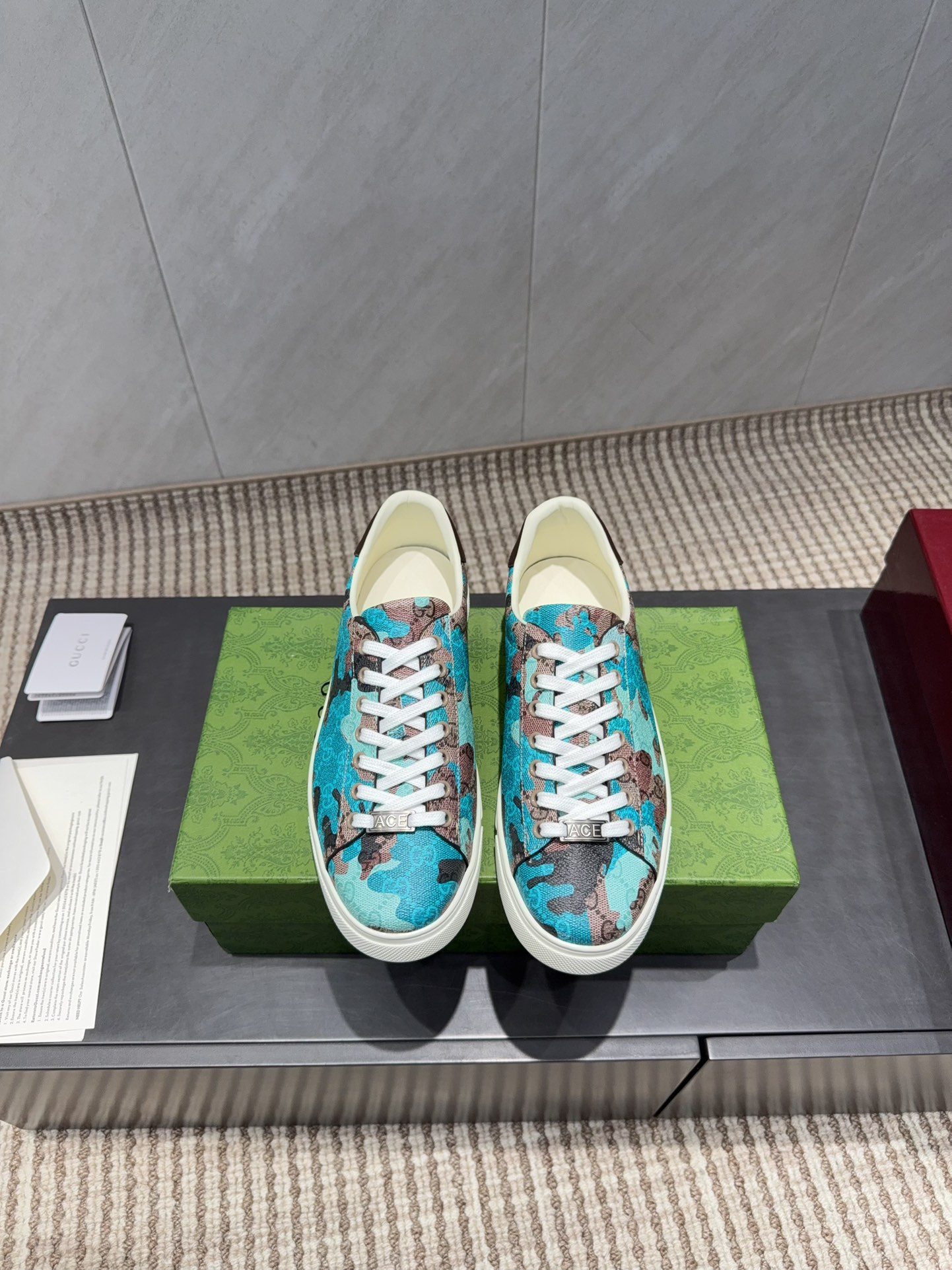 NO:630319,Men's 'Exclusive top version' [Color-blocked thick-soled casual shoes] G family Gucci small dirty shoes full series upgrade, long-term production GG Gucci series old casual small dirty shoes catwalk style ZP developed pure original version... Metal double G crystal cylindrical mark... Gucc original pattern ribbon... Upper color rubbed cowhide frosted splicing classic double G cloth Fabric: original custom printed presbyopia Lining: original custom cowhide Foot pads: original custom cowhide injection molding pad  Outsole: Original open-molded TPU molded sole Packaging: Original full set of packaging Men's size 39-44 (45. Customization is not returnable) Color: Official website updated simultaneously, casual shoes/sports shoes, gucci, gucci, gucci, sneakers, cowhide19860909男款《独家顶级版本》【拼色厚底休闲鞋】 G家古驰小脏鞋全系列升级 长期做货 GG古奇系列做旧休闲小脏鞋走秀款 ZP开发纯原版本……金属双G水晶圆柱形标……Gucc原版纹织带……鞋面擦色牛皮磨砂拼接经典双G布 面料:原版定制打印老花 内里:原版定制牛皮 垫脚:原版定制牛皮注塑成型垫 大底:原版开模TPU成型底 包装:原版全套包装 码数男款39-44（45.定制不退换） 颜色:官网同步更新,休闲鞋/运动鞋,gucci,gucci,gucci,sneakers,cowhide,Women's Shoes