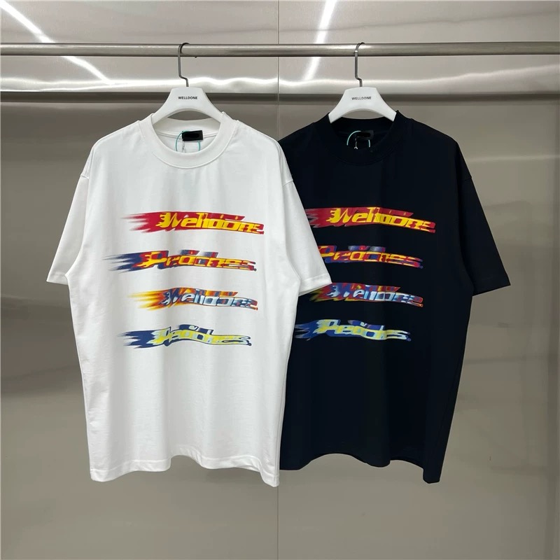 新款💰78 款号: W228#
WE11DONE 撞色字母弹幕 宽松圆领短袖T恤男女情侣款
面料:300g双纱精梳紧密赛络纺重磅纯棉
工艺:走线均是全身三线缝制,后领织带包边延伸到肩部加固,细节井口与肩膀处的衔接处打了倒针,更加无缝衔接。印花采用高端工艺不易开裂,区别市面普通版本
辅料:吊牌洗水主唛,全套定制的YUAN版辅料
颜色:白色、黑色
尺码:S-L
肩宽 胸围 衣长
S 码 52 112 71
M码 54 118 73
L 码 56 124 75