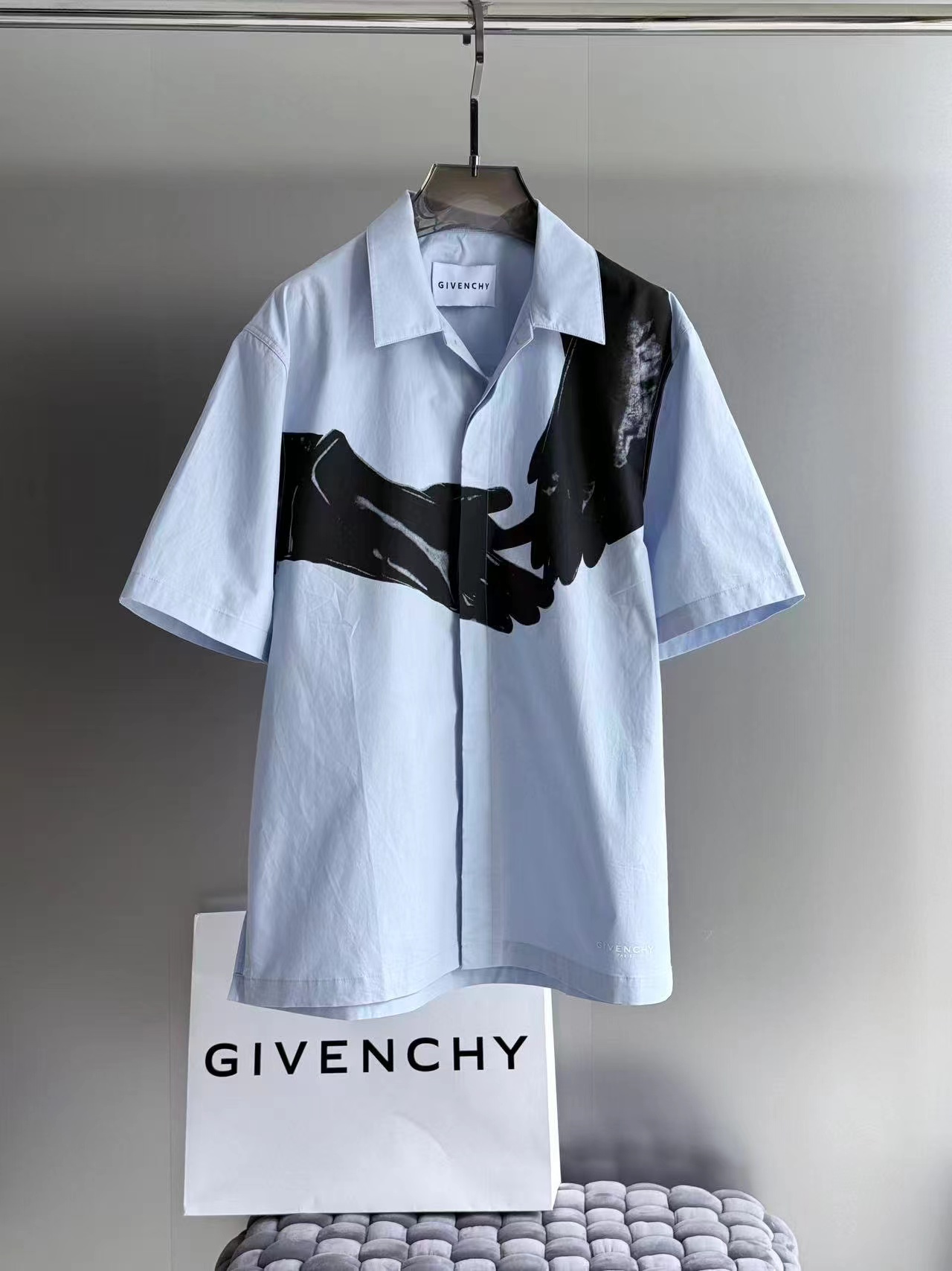 NO:821167,G V C 26/S S gloves shirt S M L X L all sizes in stock, Givenchy - clothing, givenchy, shirts, gloves,19860909G V C 26/S S手套衬衫 S M L X L齐码现货,纪梵希-服装,givenchy,shirts,gloves,,Women's clothing