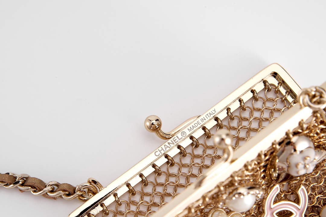 Louis Vuitton Haute Couture Classic Luxury Handbag Shoulder Crossbody 6