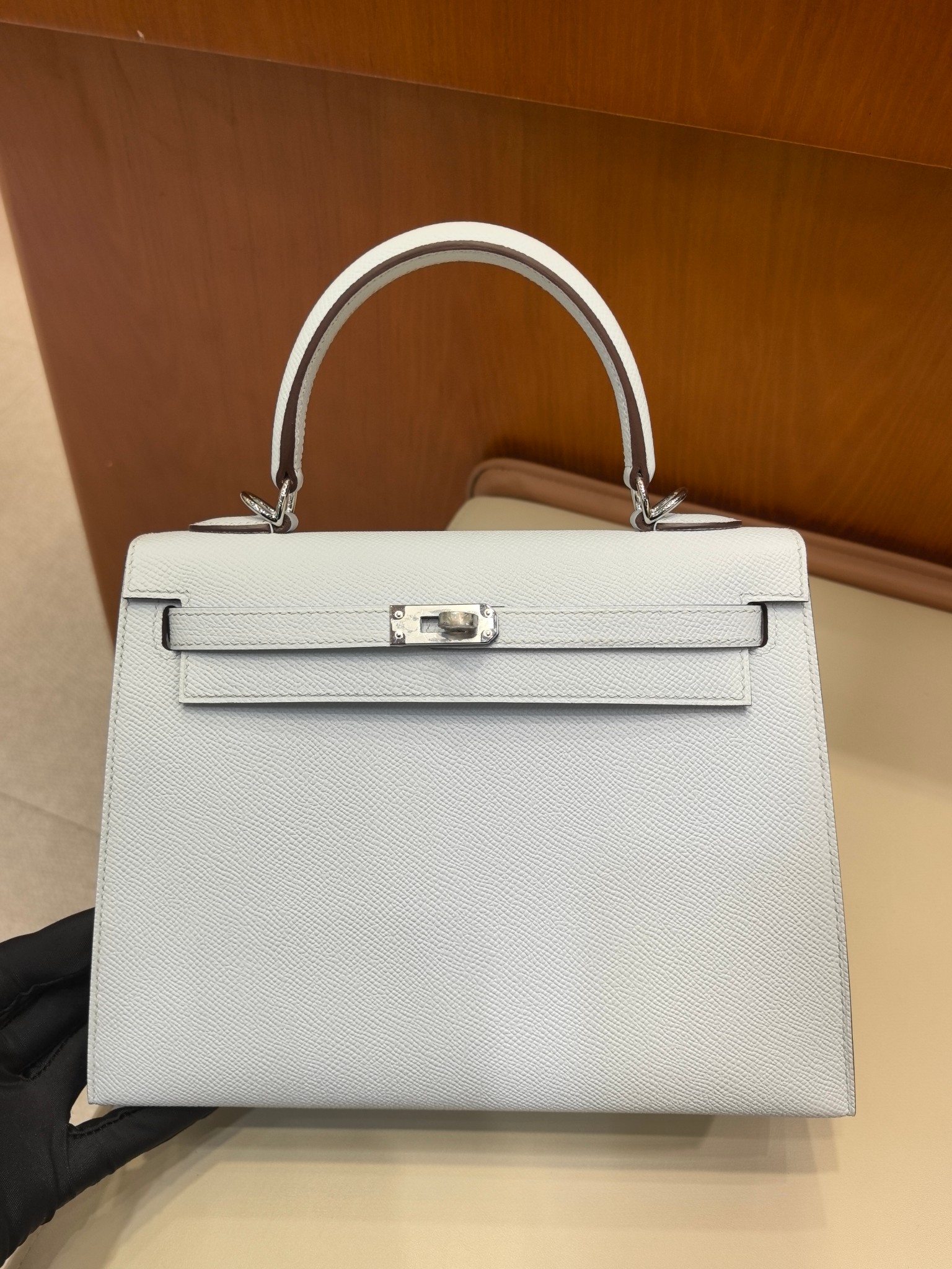 Hermès Kelly 25cm Epsom Bleu Brume Argent, Sac à Main Élégant et Intemporel