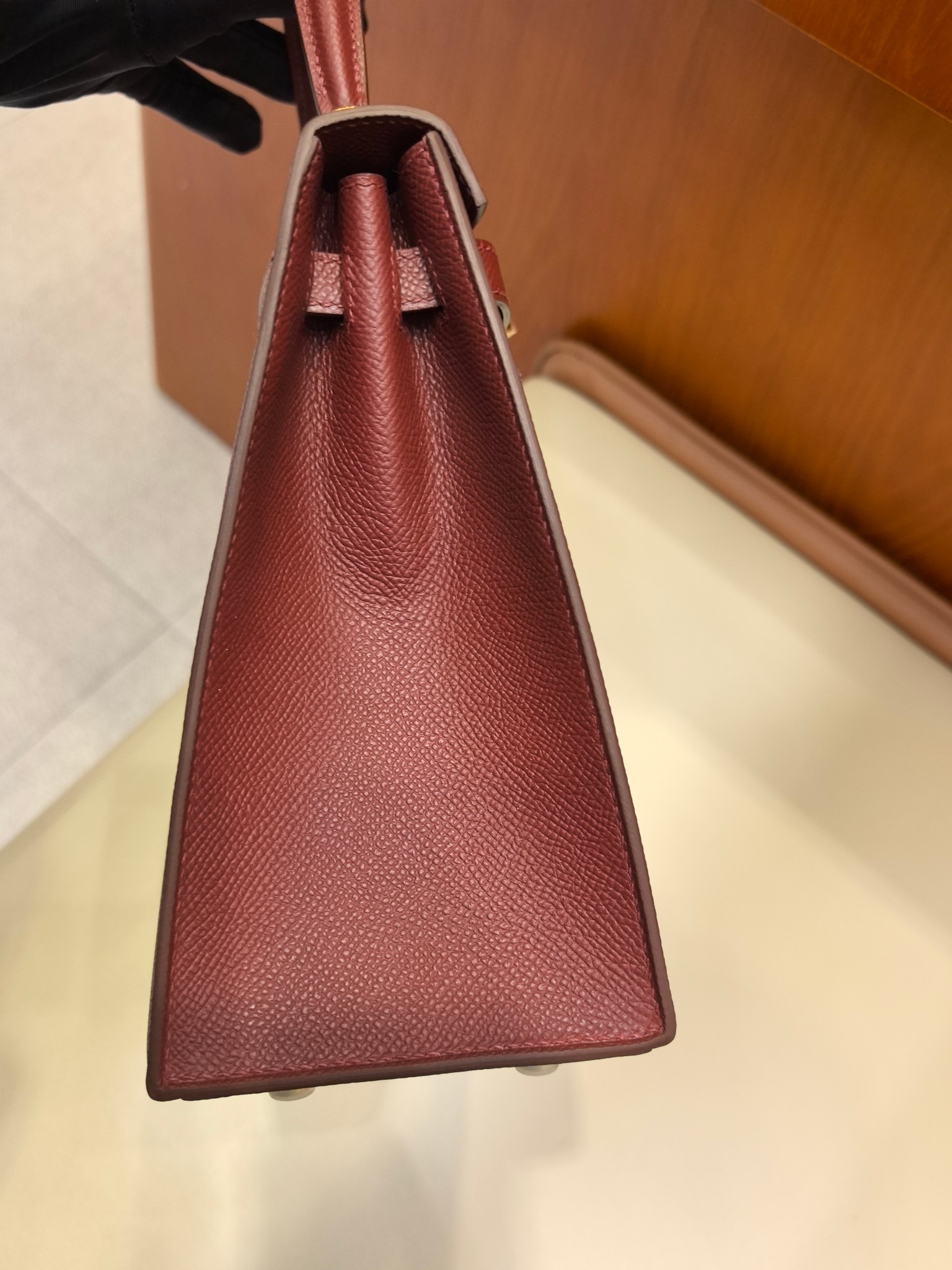 Hermès Kelly 25 Red Epsom Leather Gold Hardware Handbag 6 a1742885170464 3177