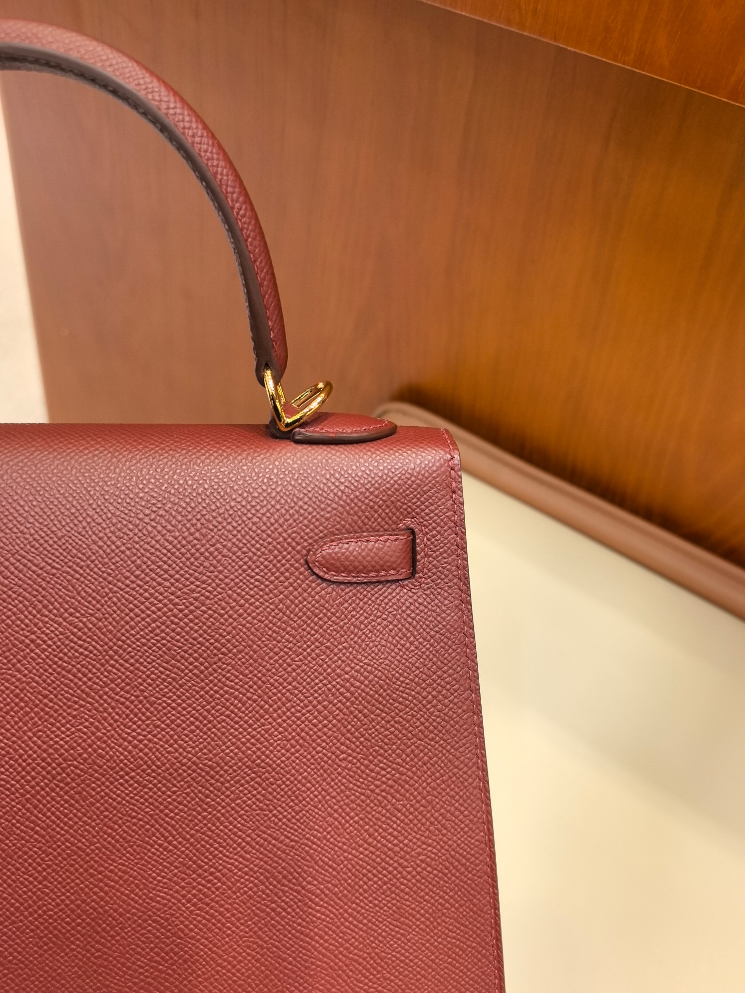 Hermès Kelly 25 Red Epsom Leather Gold Hardware Handbag 5 a1742885170698 2775