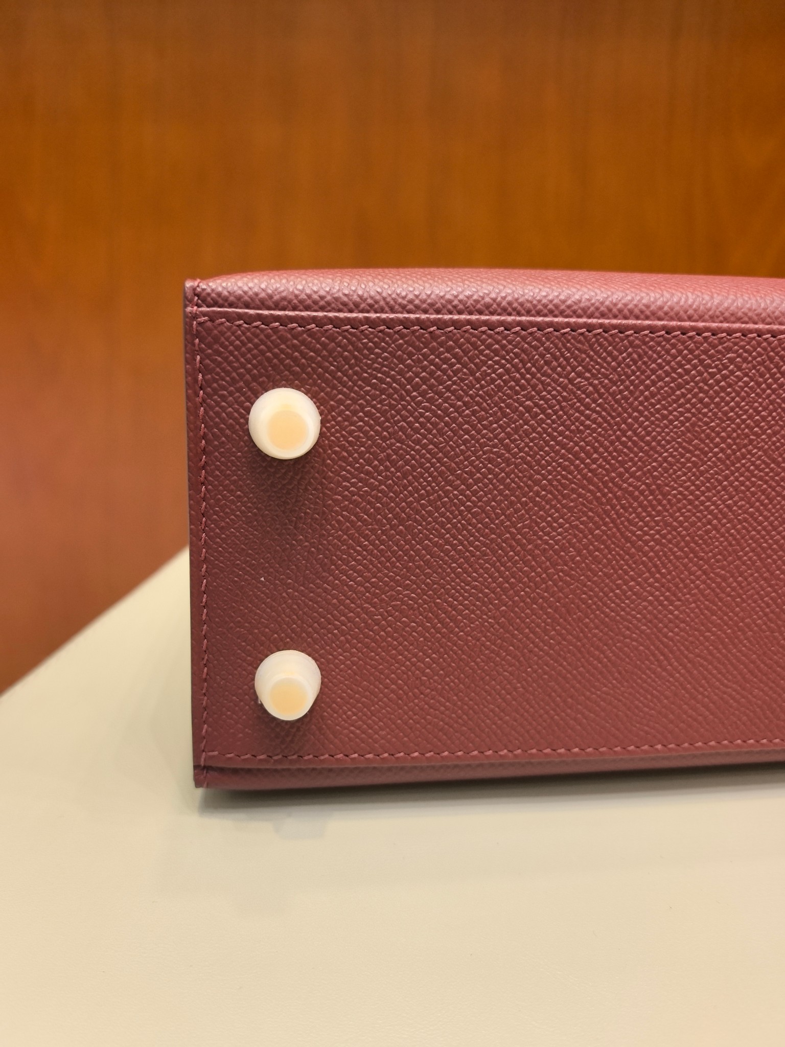 Hermès Kelly 25 Red Epsom Leather Gold Hardware Handbag 8 a1742885173305 0218