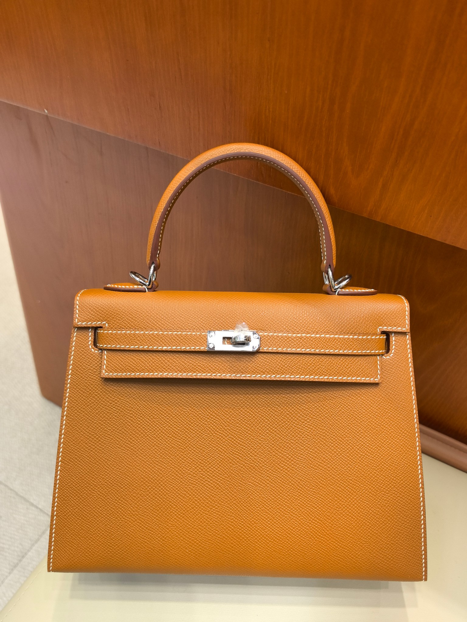 Hermès Kelly 25cm Epsom Leather Handbag Gold Brown with Silver Hardware 2 a1742886847870 6888