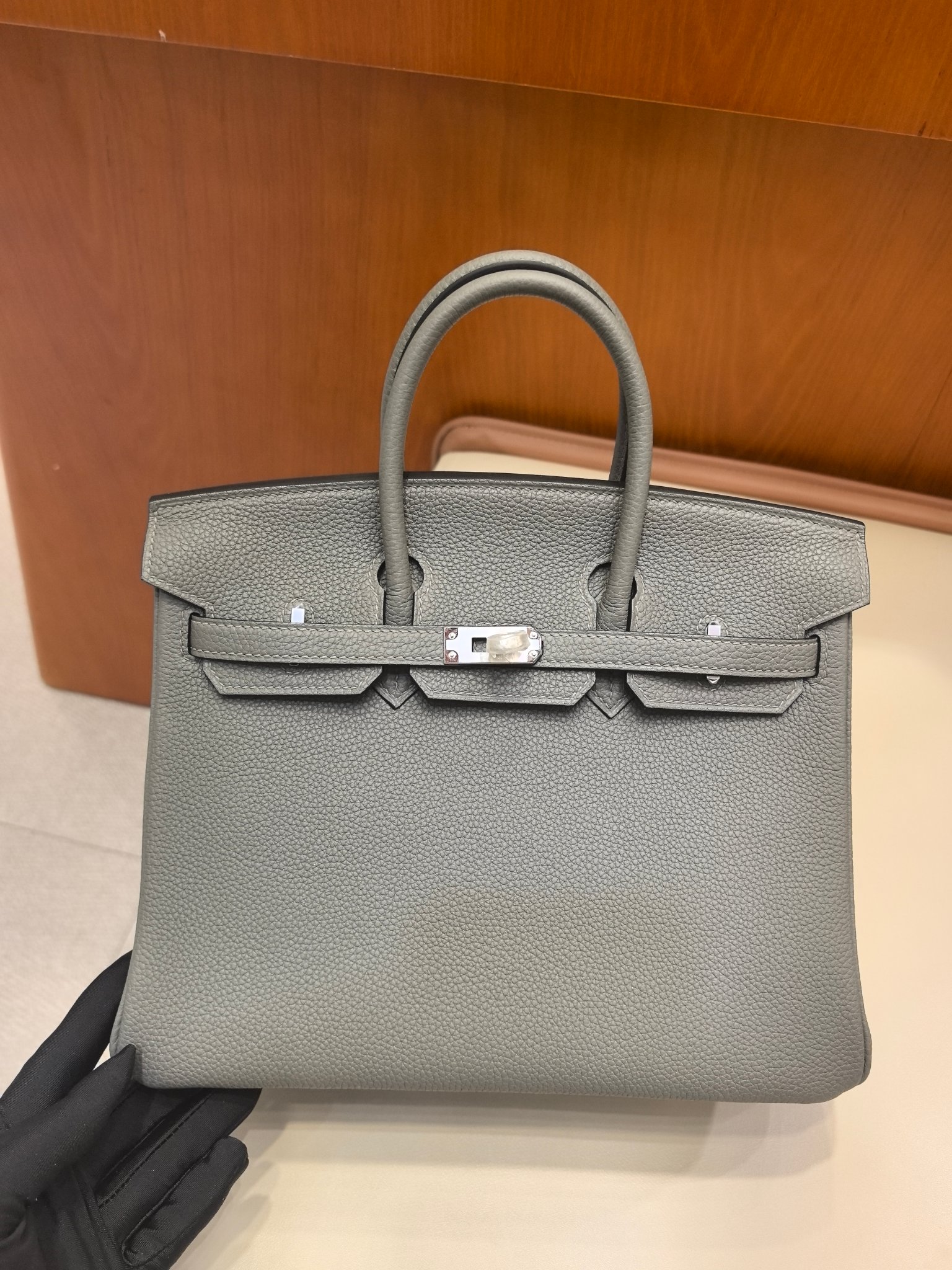 Hermès Birkin 25cm Togo Leren Handtas - Regenwolk Grijs met Zilveren Details