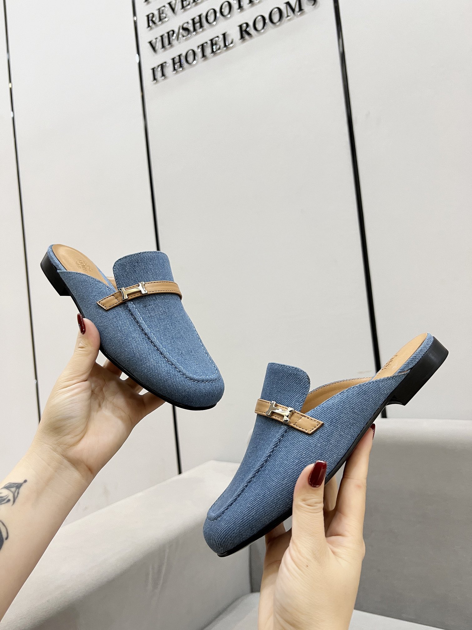 NO:173409,Hermes leather top version!  Original development, upper counter cloth, inner sheepskin lining, sheepskin foot pad, outsole, Italian genuine leather, outsole, size 34_42 Note 34 4142 size customization, no return and exchange, packaging configuration original packaging!  , semi-slide sandals, hermes, sandals, sheepskin, Leather soles19860909爱马仕真皮大底顶级版本！原版开发 鞋面专柜布 内里 羊皮里 羊皮垫脚垫 大底意大利真皮大底 码数34_42 注34 4142码定做 不退换 包装配置原版包装！,半拖凉鞋,hermes,sandals,sheepskin,Leather soles,Women's Shoes