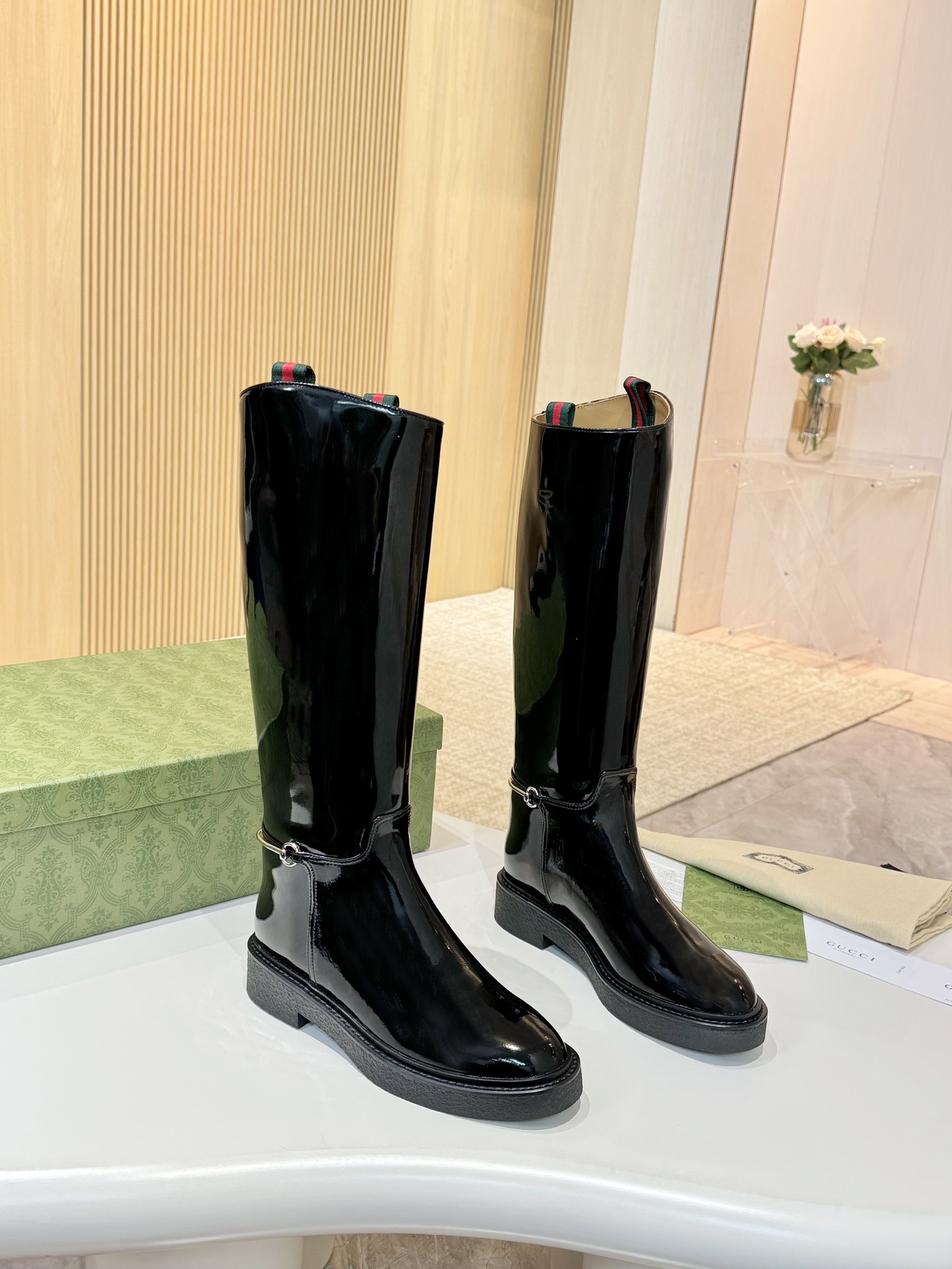 NO:464212,GUUCI top version!  Black cowhide, black open edge beads, Ankra red spot original development, can be made without labels, custom made in velvet, cowhide surface, open edge beads, high mercerized cowhide upper cowhide inner cowhide inner cowhide leather mat, large sole combination of large sole, sole height 4cm, size 35-41 notes 41, custom made, no return and exchange, packaging configuration original packaging!  Can be made without labels, boots, boots, cowhide19860909GUUCI顶级版本！黑色牛皮 黑色开边珠 安克拉红 现货原版开发 可做无标 绒里定做 牛皮面 开边珠 高丝光牛皮 鞋面牛皮 高丝光牛皮 内里牛皮里 牛皮垫 大底原版组合大底 底高4cm 码数35-41注41 码定做 不退换 包装配置原版包装！可做无标,靴子,boots,cowhide,Women's Shoes