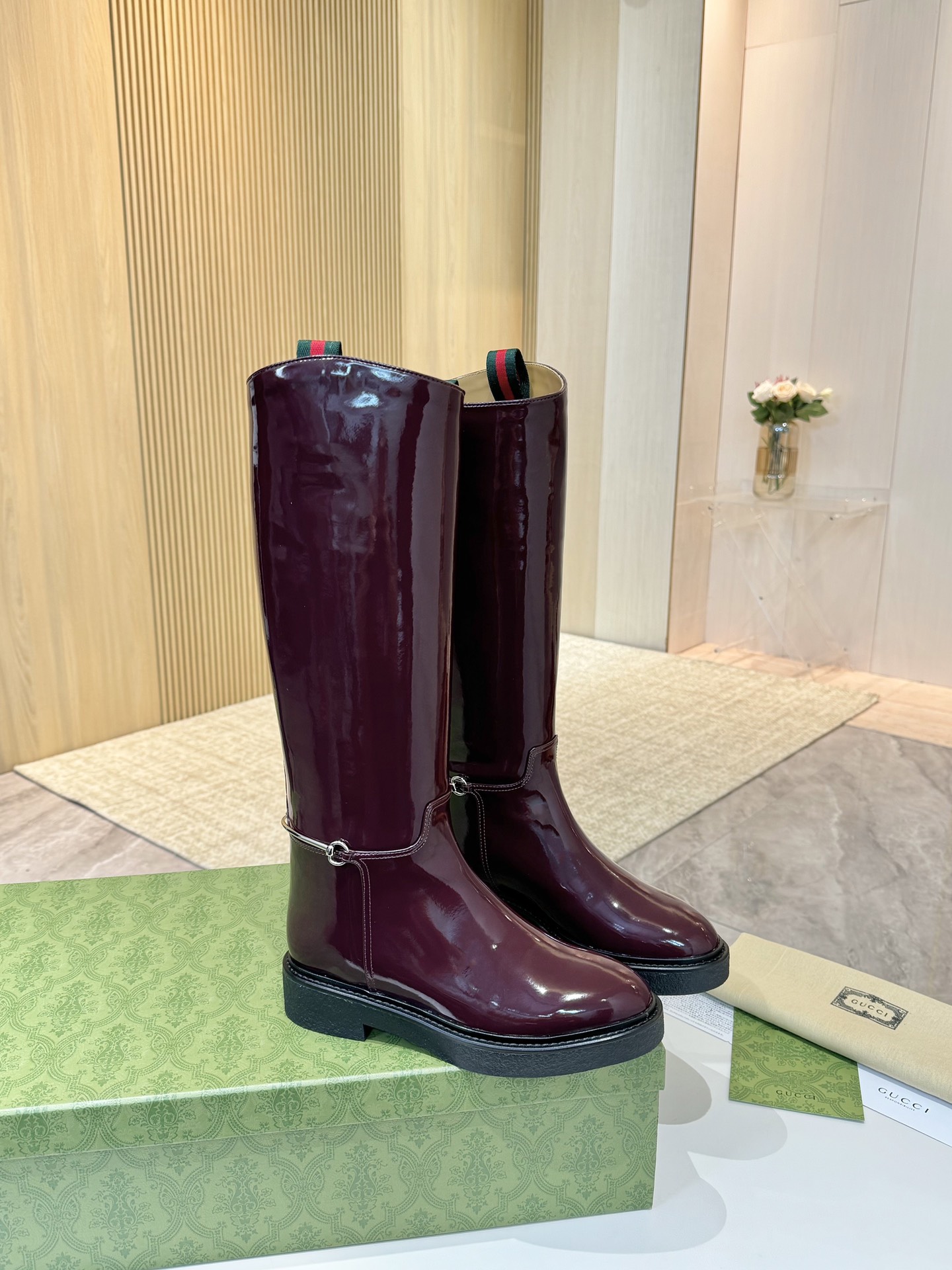 NO:464222,GUUCI top version!  Black cowhide. Black open edge beads. Encore red open edge beads. Spot original development. Can be made without labels. Customized cowhide surface. Open edge beads. High mercerized cowhide upper cowhide inner cowhide inner cowhide pads. Original combination sole. Sole height 4cm. Number of 35-41. Notes 41. Customized cowhide. No return or exchange. Packaging configuration. Original packaging!  Can be made without labels, boots, boots, cowhide19860909GUUCI顶级版本！黑色牛皮.黑色开边珠.安可拉红开边珠.现货 原版开发 可做无标 绒里定做 牛皮面 开边珠 高丝光牛皮 鞋面牛皮 高丝光牛皮 内里牛皮里 牛皮垫 大底原版组合大底 底高4cm 码数35-41注41 码定做 不退换 包装配置原版包装！可做无标,靴子,boots,cowhide,Women's Shoes