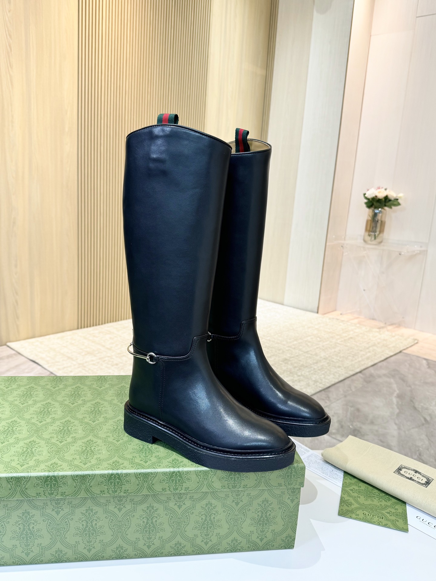 NO:464230,GUUCI top version!  Black cowhide, black variations, Anchora red beads, spot, original development, can be made without labels, custom made in velvet, cowhide surface, open beads, high mercerized cowhide upper cowhide inner cowhide, cowhide pad, large sole combination, sole height 4cm, size 35-41 notes, 41 codes, custom made, no return and exchange, packaging configuration original packaging!  Can be made without labels, boots, boots, cowhide19860909GUUCI顶级版本！黑色牛皮 黑色开变奏曲安克拉红开边珠 现货 原版开发 可做无标 绒里定做 牛皮面 开边珠 高丝光牛皮 鞋面牛皮 高丝光牛皮 内里牛皮里 牛皮垫 大底原版组合大底 底高4cm 码数35-41注41 码定做 不退换 包装配置原版包装！可做无标,靴子,boots,cowhide,Women's Shoes