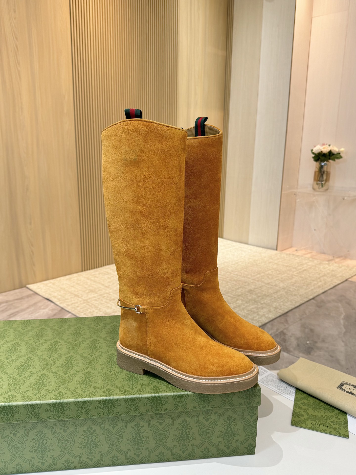 NO:464238,GUUCI top version!  Original development can be made without labels, custom made in velvet, cowhide surface, open edge beads, high mercerized cowhide upper cowhide, high mercerized cowhide inner cowhide, cowhide pad, original combination of sole, sole height 4cm, 35-41, note 41, custom made in code, no return and exchange, packaging configuration original packaging!  Can be made without labels, boots, boots, cowhide19860909GUUCI顶级版本！原版开发 可做无标 绒里定做 牛皮面 开边珠 高丝光牛皮 鞋面牛皮 高丝光牛皮 内里牛皮里 牛皮垫 大底原版组合大底 底高4cm 码数35-41注41 码定做 不退换 包装配置原版包装！可做无标,靴子,boots,cowhide,Women's Shoes