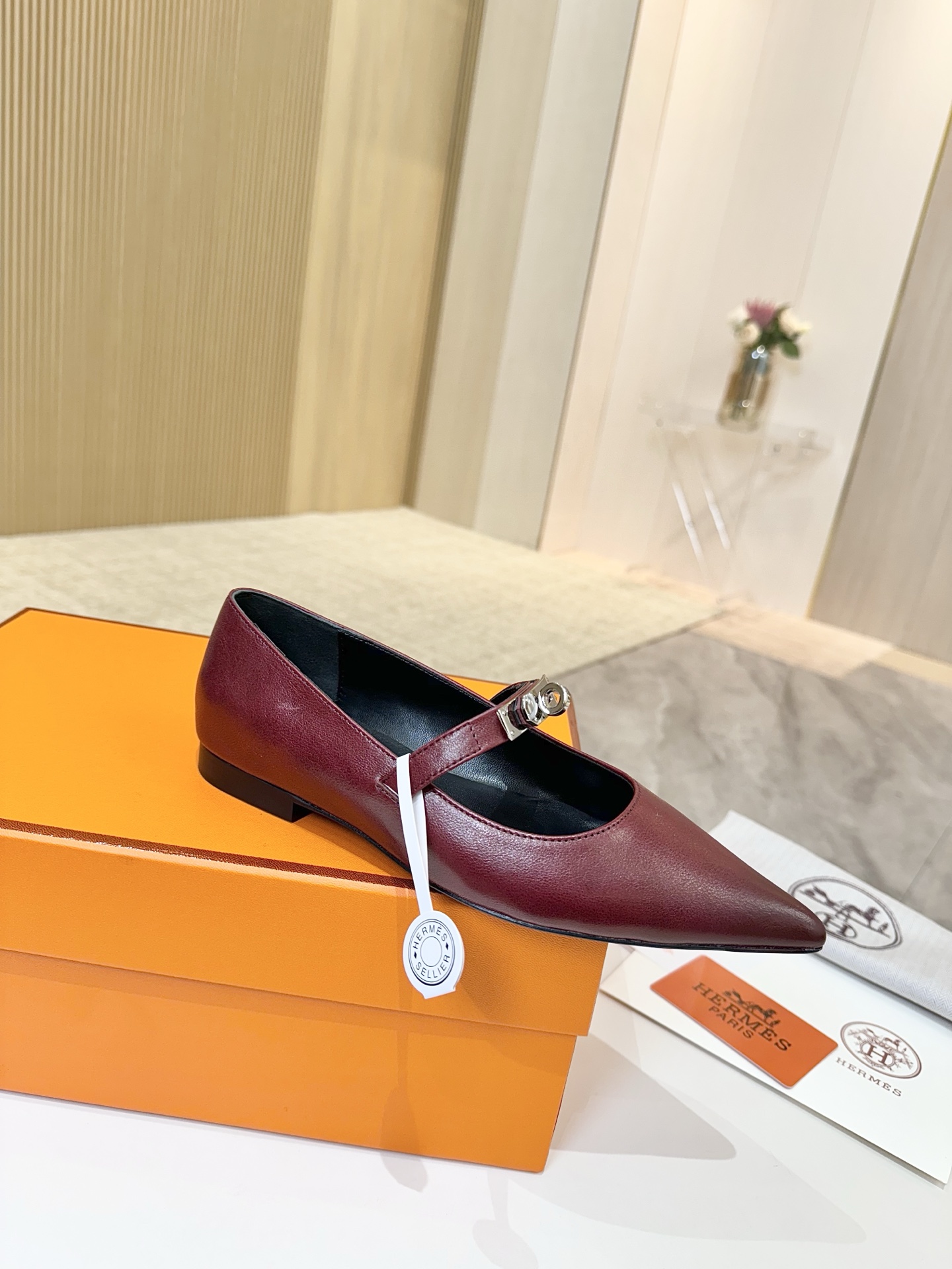NO:258719,Hermes, leather top version!  Original development: Upper soft sheepskin, inner foot pad, mixed-bred sheepskin, outsole, Italian leather outsole, size 34-43 notes 34 41 42 43 custom-made, no return and exchange, packaging configuration original packaging!  , single shoes, hermes, hermes, sheepskin, Leather soles19860909爱马仕Hermes,真皮大底 顶级版本！原版开发 鞋面植柔羊皮  内里垫脚 混种羊皮 大底意大利真皮大底  码数34-43注 34 41 42 43 码定做 不退换 包装配置原版包装！,单鞋,hermes,hermes,sheepskin,Leather soles,Women's Shoes