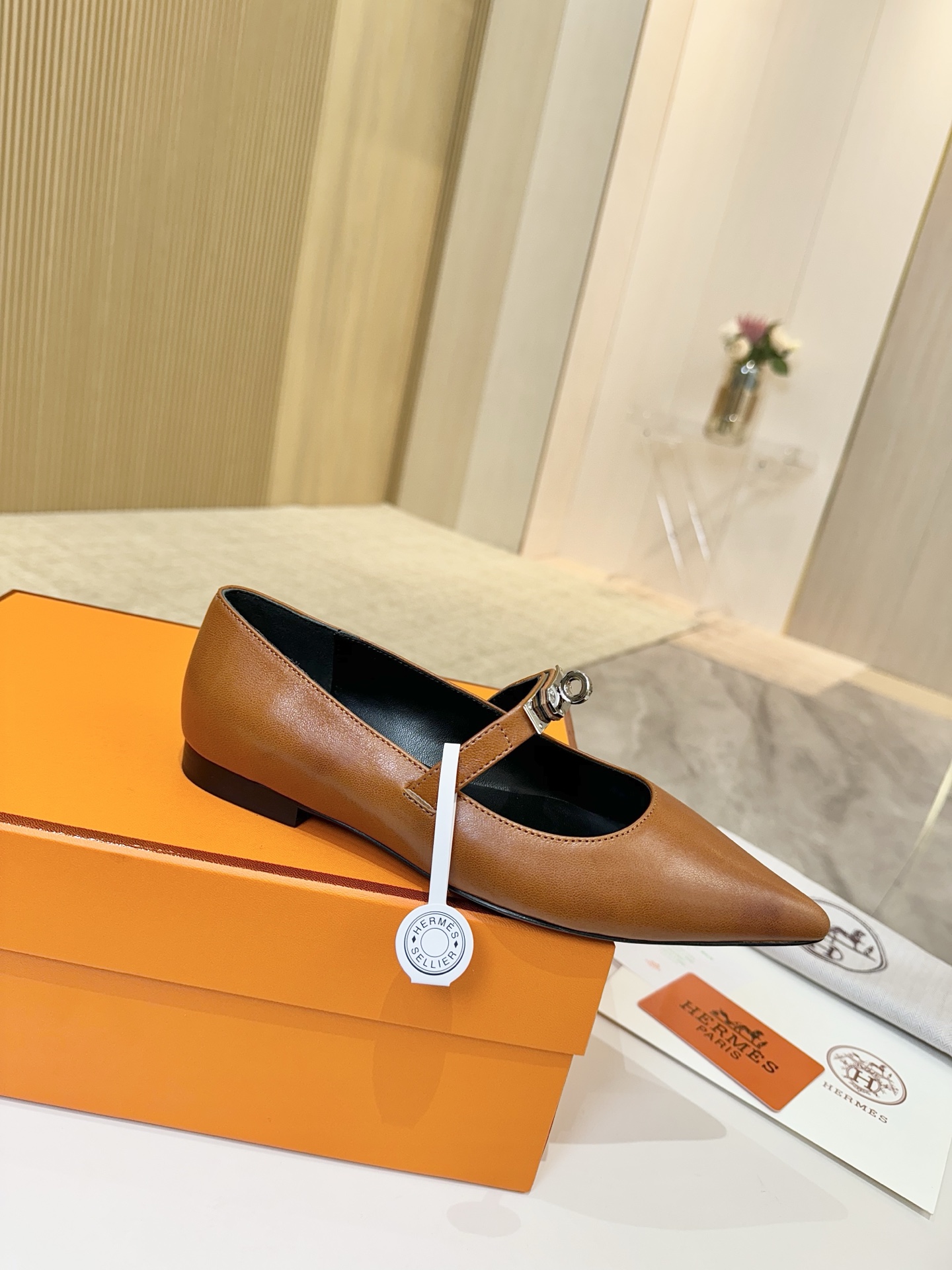 NO:258720,Hermes, leather top version!  Original development: Upper soft sheepskin, sheepskin, inner footbed, mixed-bred sheepskin, outsole, Italian leather outsole, size 34-43 notes 34 41 42 43 custom-made, no return and exchange, packaging configuration original packaging!  , single shoes, hermes, hermes, sheepskin, sheep, Leather soles19860909爱马仕Hermes, 真皮大底 顶级版本！原版开发 鞋面植柔羊皮 羊猄皮 内里垫脚 混种羊皮 大底意大利真皮大底  码数34-43注 34 41 42 43 码定做 不退换 包装配置原版包装！,单鞋,hermes,hermes,sheepskin,sheep,Leather soles,Women's Shoes