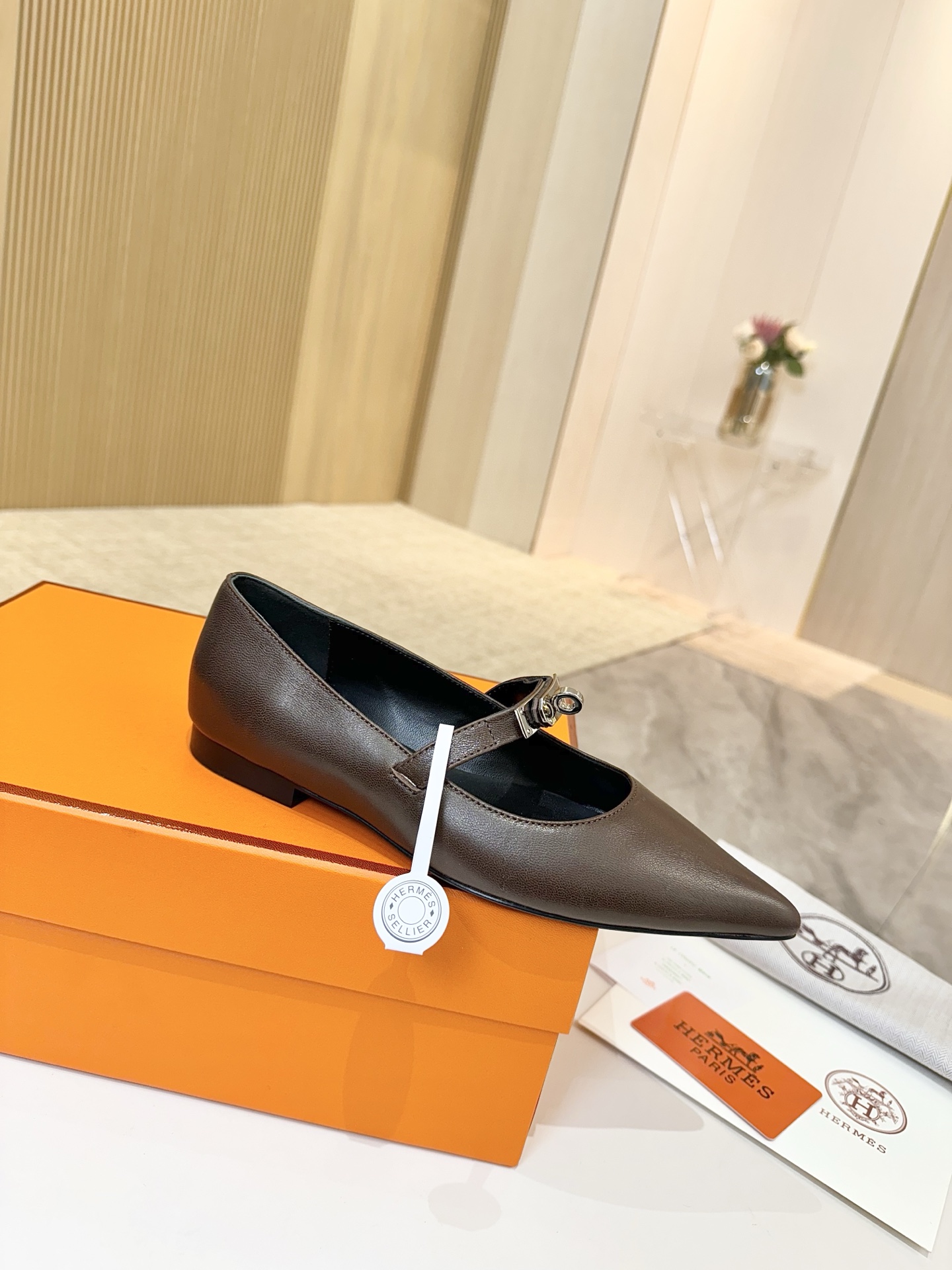 NO:258721,Hermes Hermes, Hermes, leather top version!  Original development: Upper soft sheepskin, sheepskin, inner footbed, mixed-bred sheepskin, outsole, Italian leather outsole, size 34-43 notes 34 41 42 43 custom-made, no return and exchange, packaging configuration original packaging!  Leather bottom top version!  Original development: Upper soft sheepskin, sheepskin, inner footbed, mixed-bred sheepskin, outsole, Italian leather outsole, size 34-43 notes 34 41 42 43 custom-made, no return and exchange, packaging configuration original packaging!  , single shoes, hermes, hermes, sheepskin, sheep, Leather soles19860909爱马仕Hermes,爱马仕Hermes, 真皮大底 顶级版本！原版开发 鞋面植柔羊皮 羊猄皮 内里垫脚 混种羊皮 大底意大利真皮大底  码数34-43注 34 41 42 43 码定做 不退换 包装配置原版包装！真皮大底 顶级版本！原版开发 鞋面植柔羊皮 羊猄皮 内里垫脚 混种羊皮 大底意大利真皮大底  码数34-43注 34 41 42 43 码定做 不退换 包装配置原版包装！,单鞋,hermes,hermes,sheepskin,sheep,Leather soles,Women's Shoes