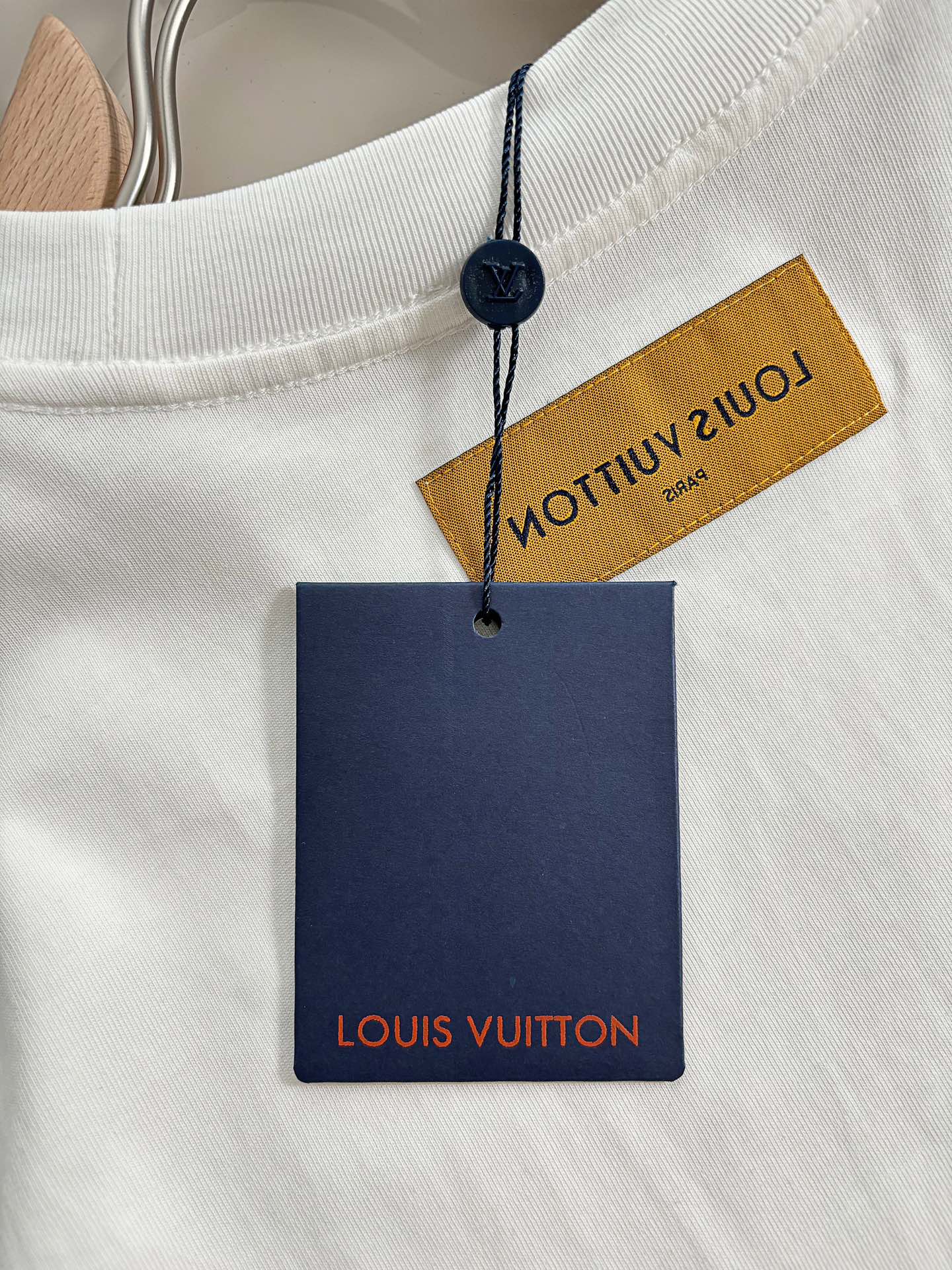  LOUIS VUITTON*
2꯭0꯭2꯭5春夏款上新 ❤️ 
原⌚️高版本 
驴家lv 面料采用27